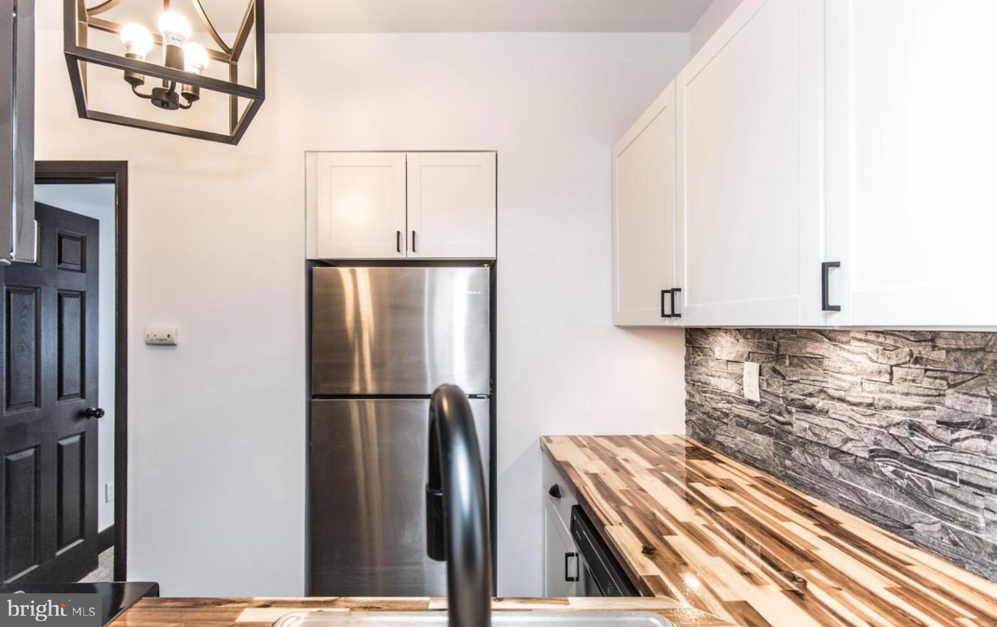 EAST KENSINGTON - Residential