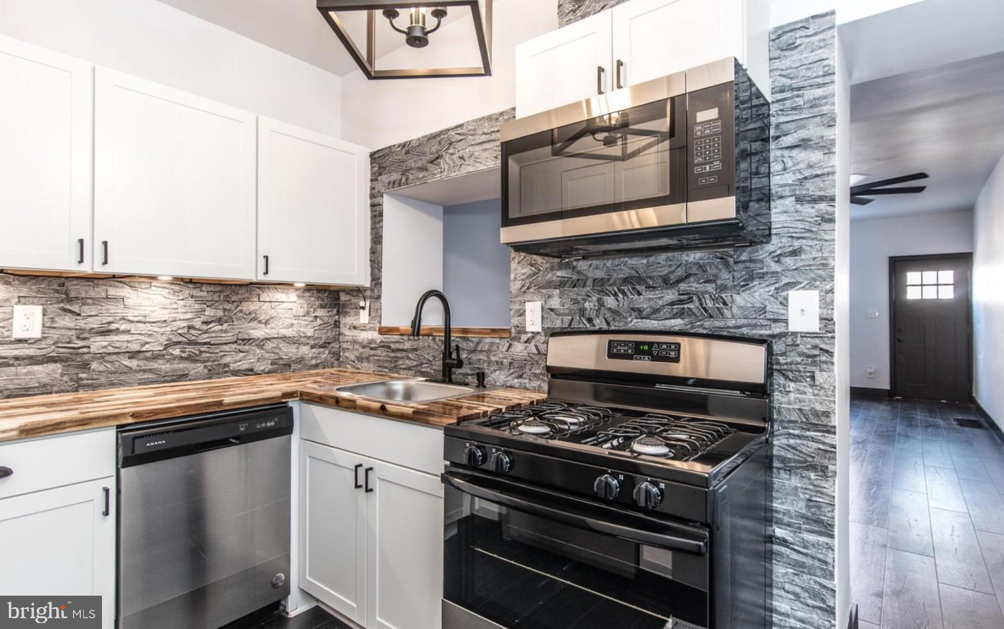 EAST KENSINGTON - Residential