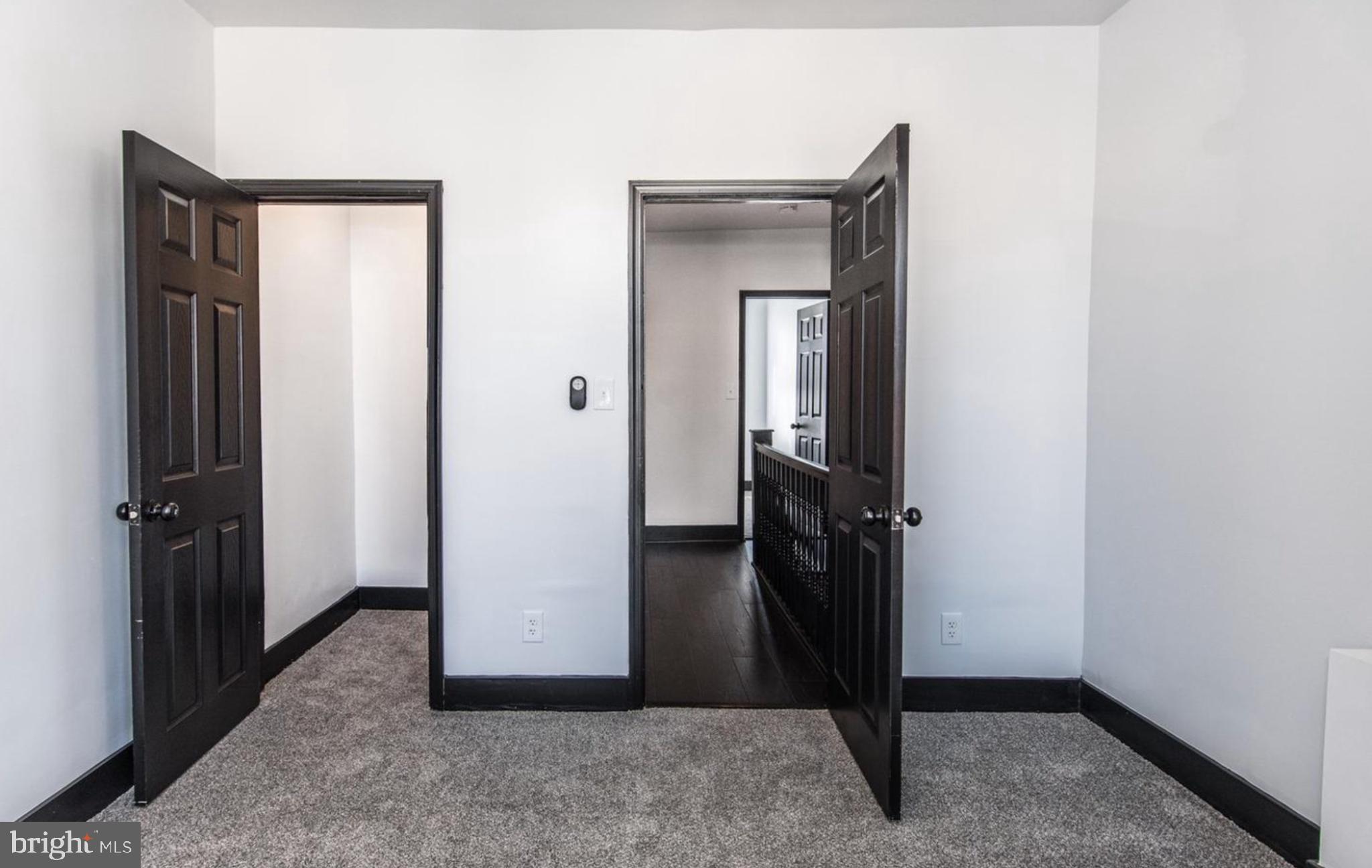 EAST KENSINGTON - Residential