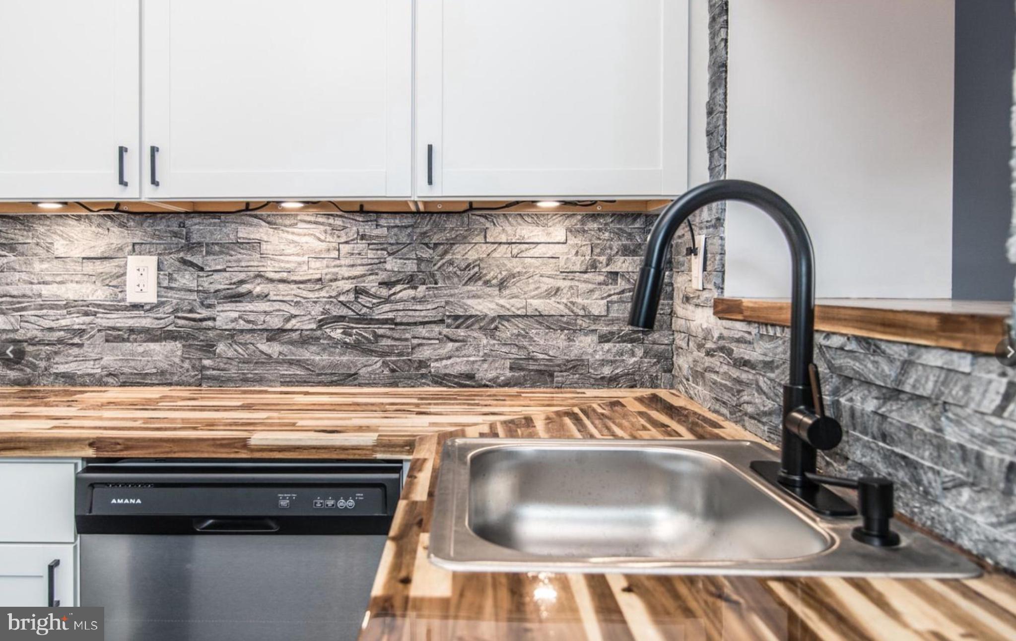EAST KENSINGTON - Residential