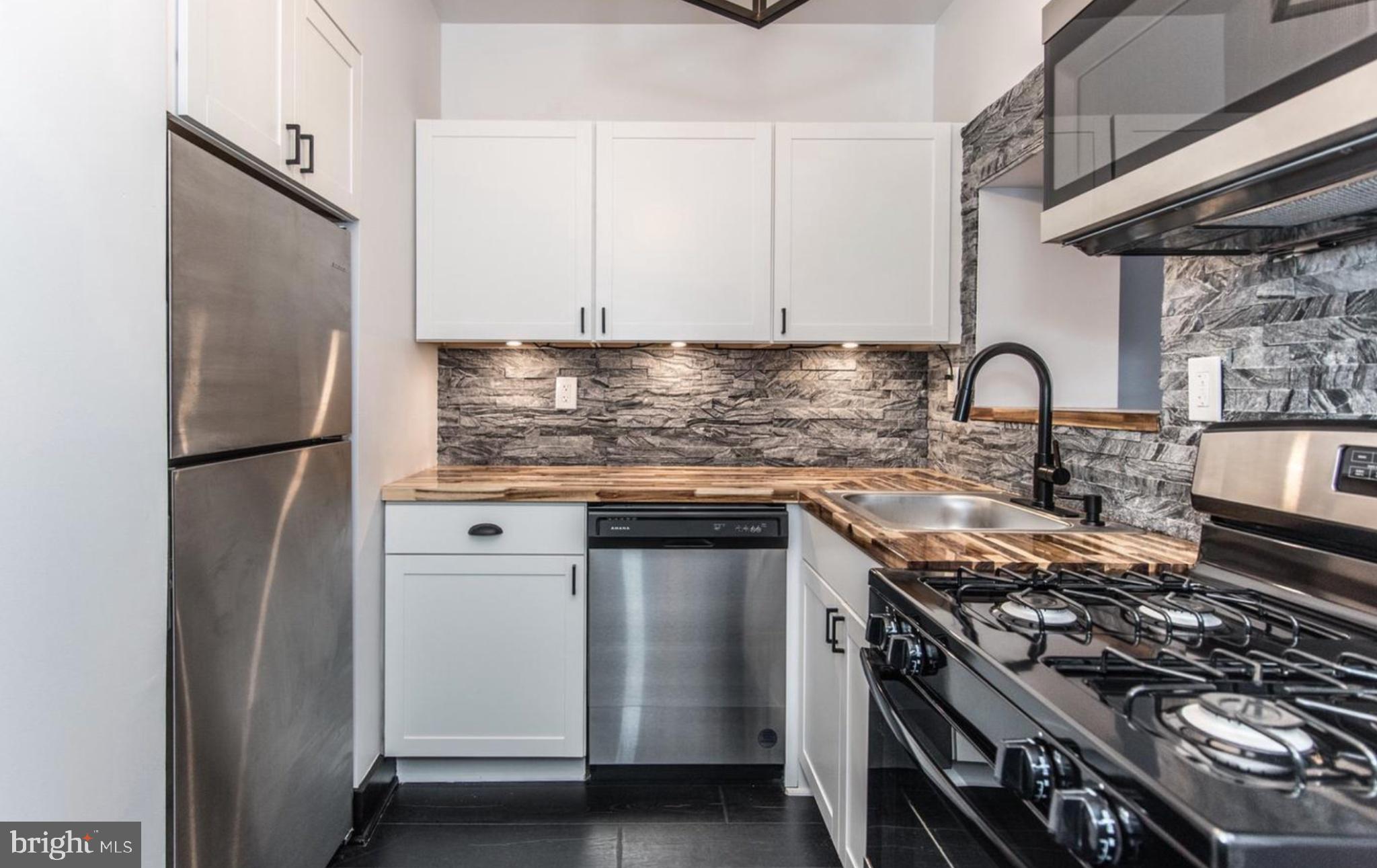 EAST KENSINGTON - Residential