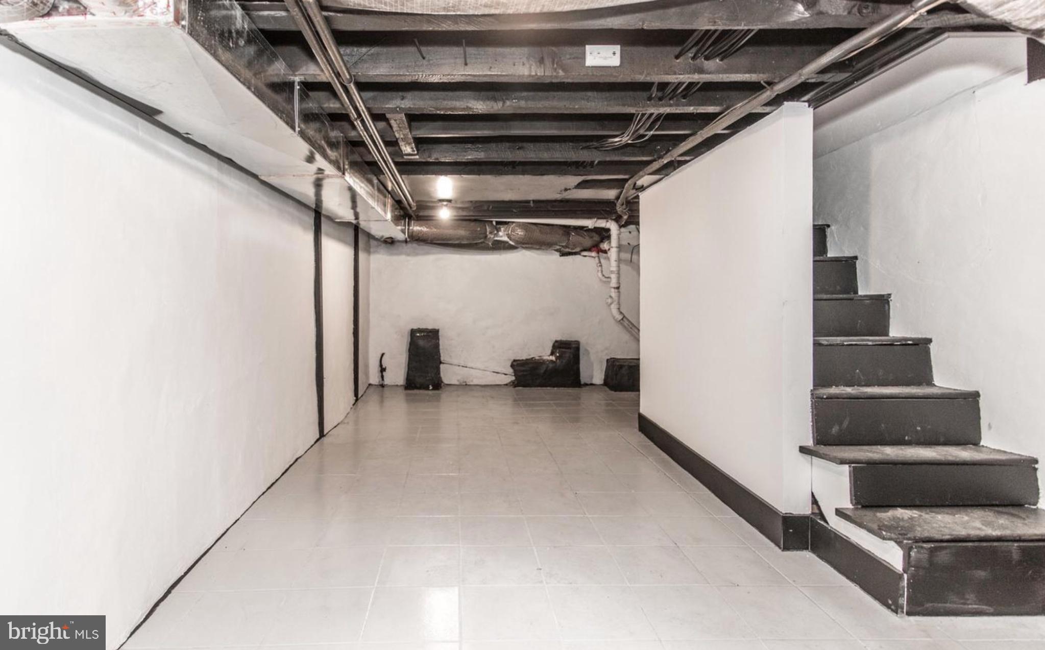 EAST KENSINGTON - Residential