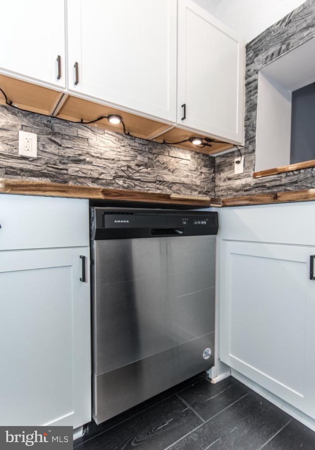 EAST KENSINGTON - Residential