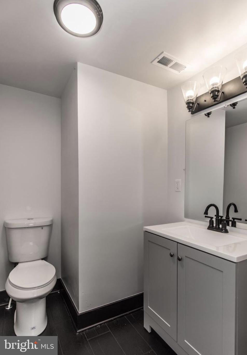 EAST KENSINGTON - Residential
