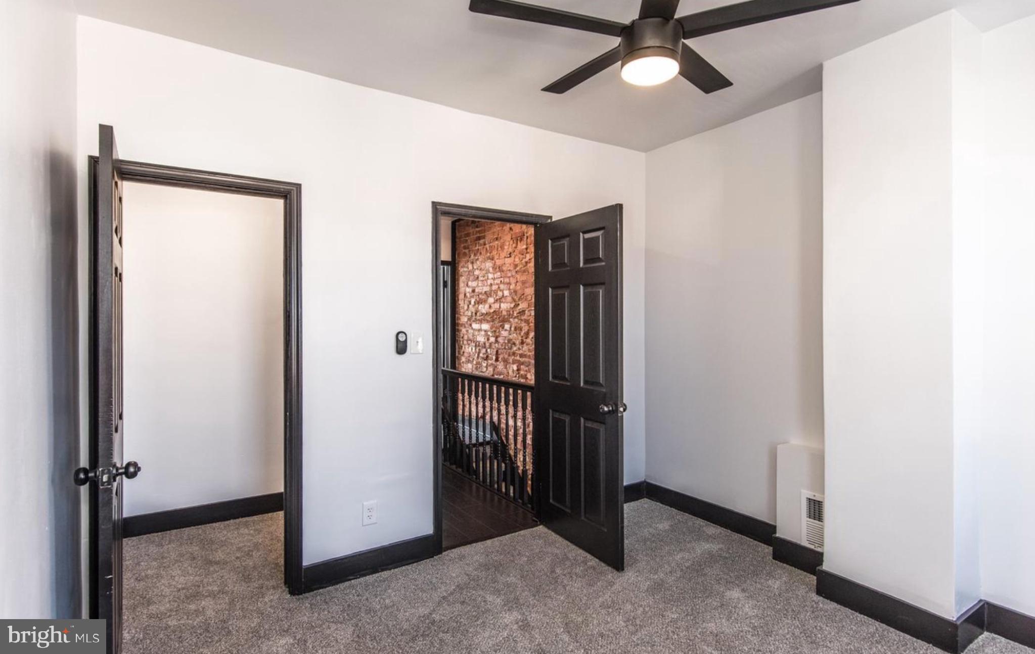 EAST KENSINGTON - Residential