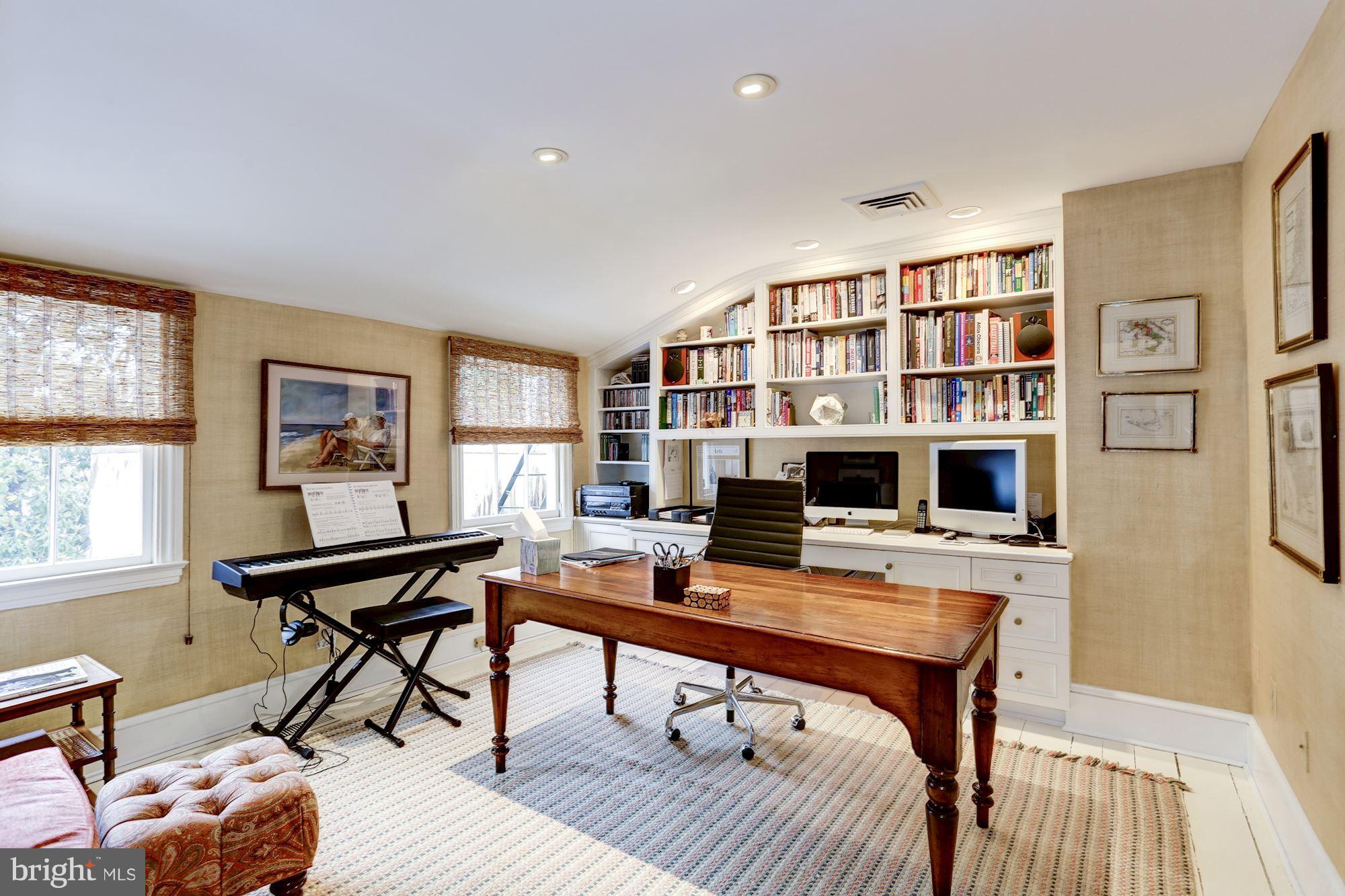 GEORGETOWN - Residential