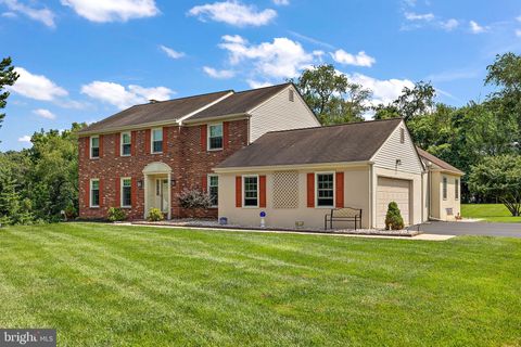 Photo of 114 Fraser Place, NEWARK, DE 19711 (MLS # DENC2086856)