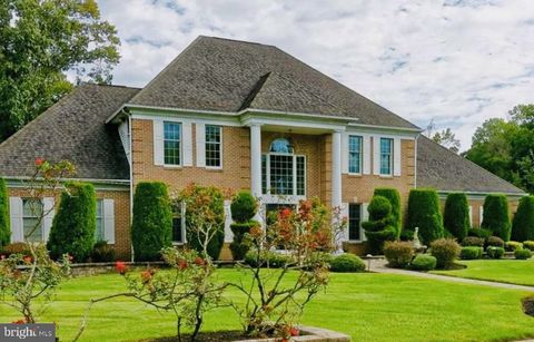 5 TERNBERRY COURT TURNERSVILLE NJ 08012
