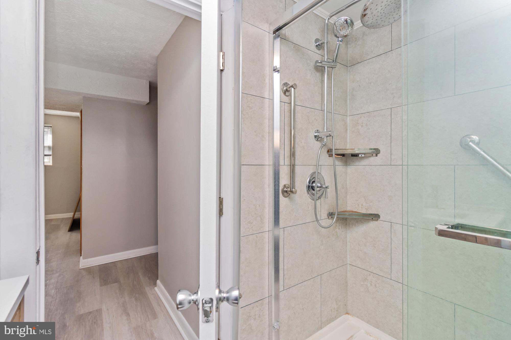 BOWLEYS QUARTERS - Residential Lease