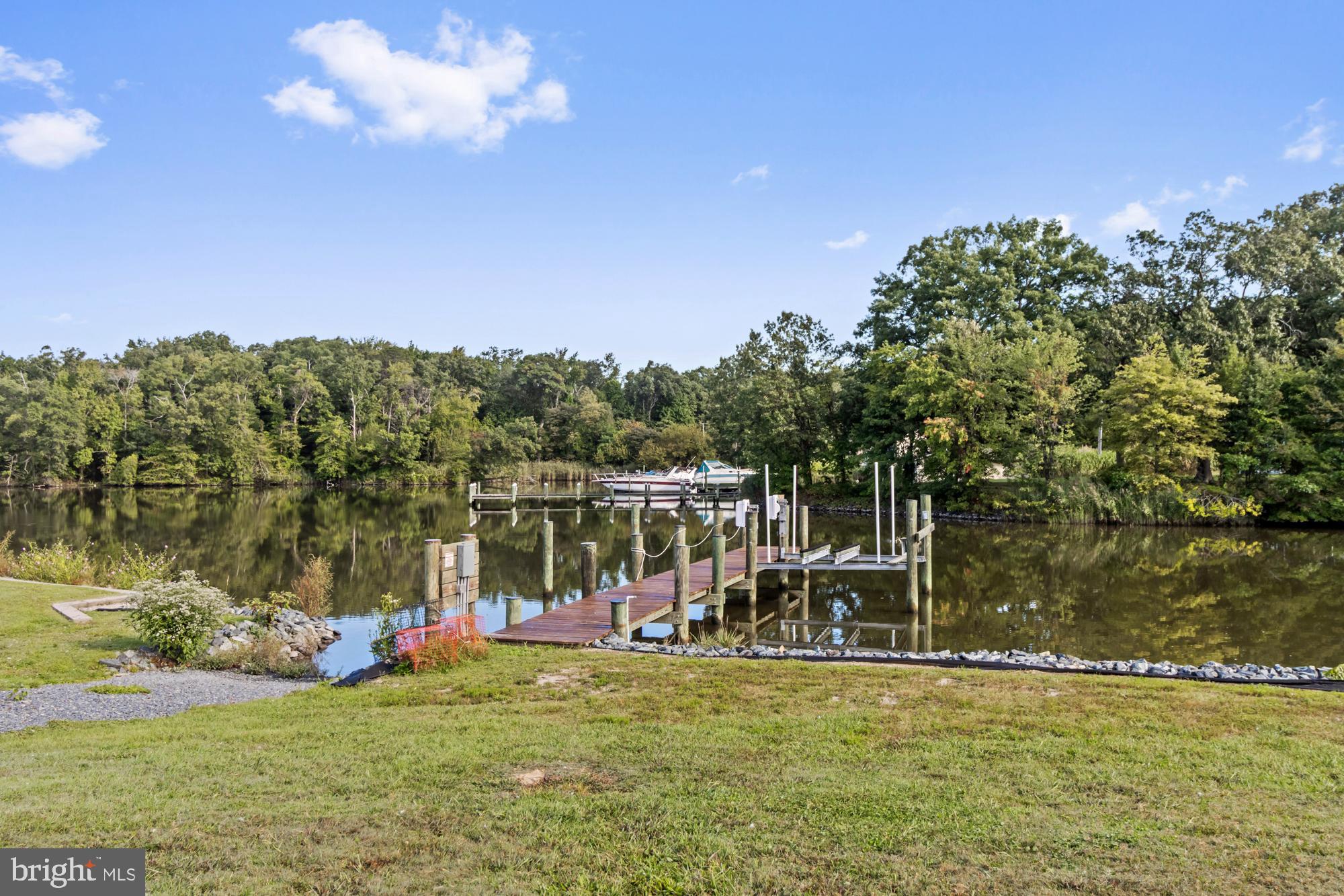 BOWLEYS QUARTERS - Residential Lease