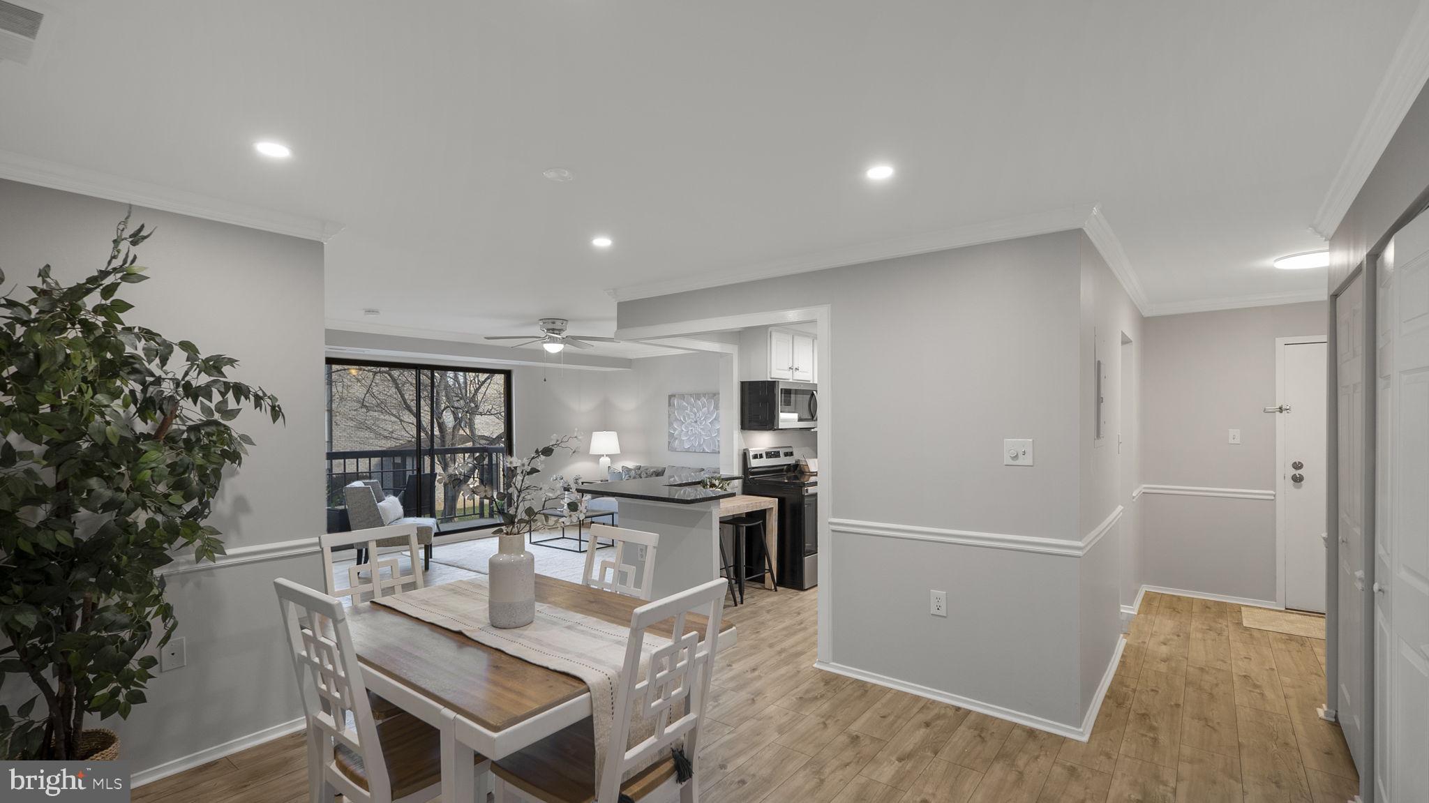 CENTER COURT - Residential