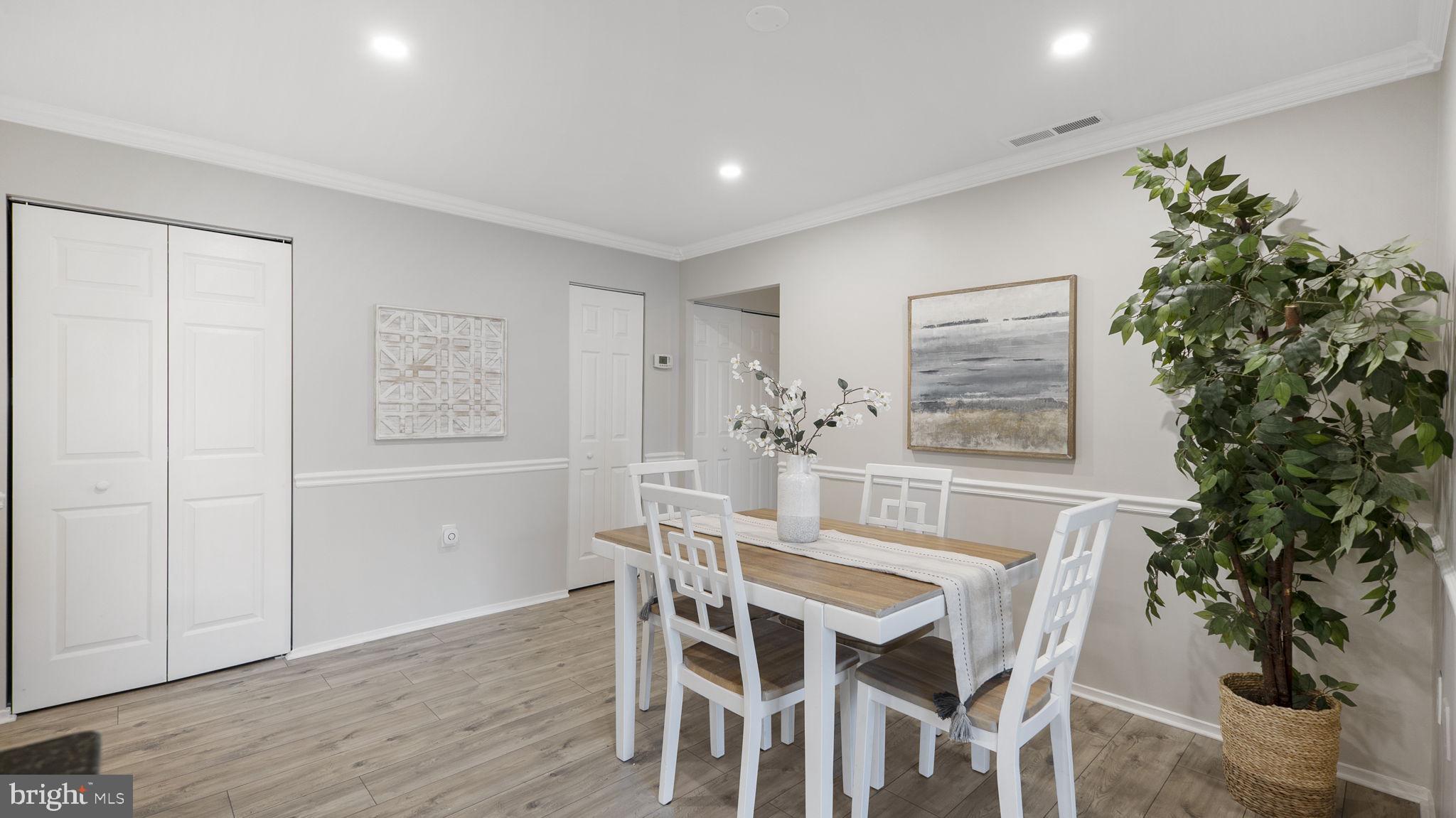 CENTER COURT - Residential