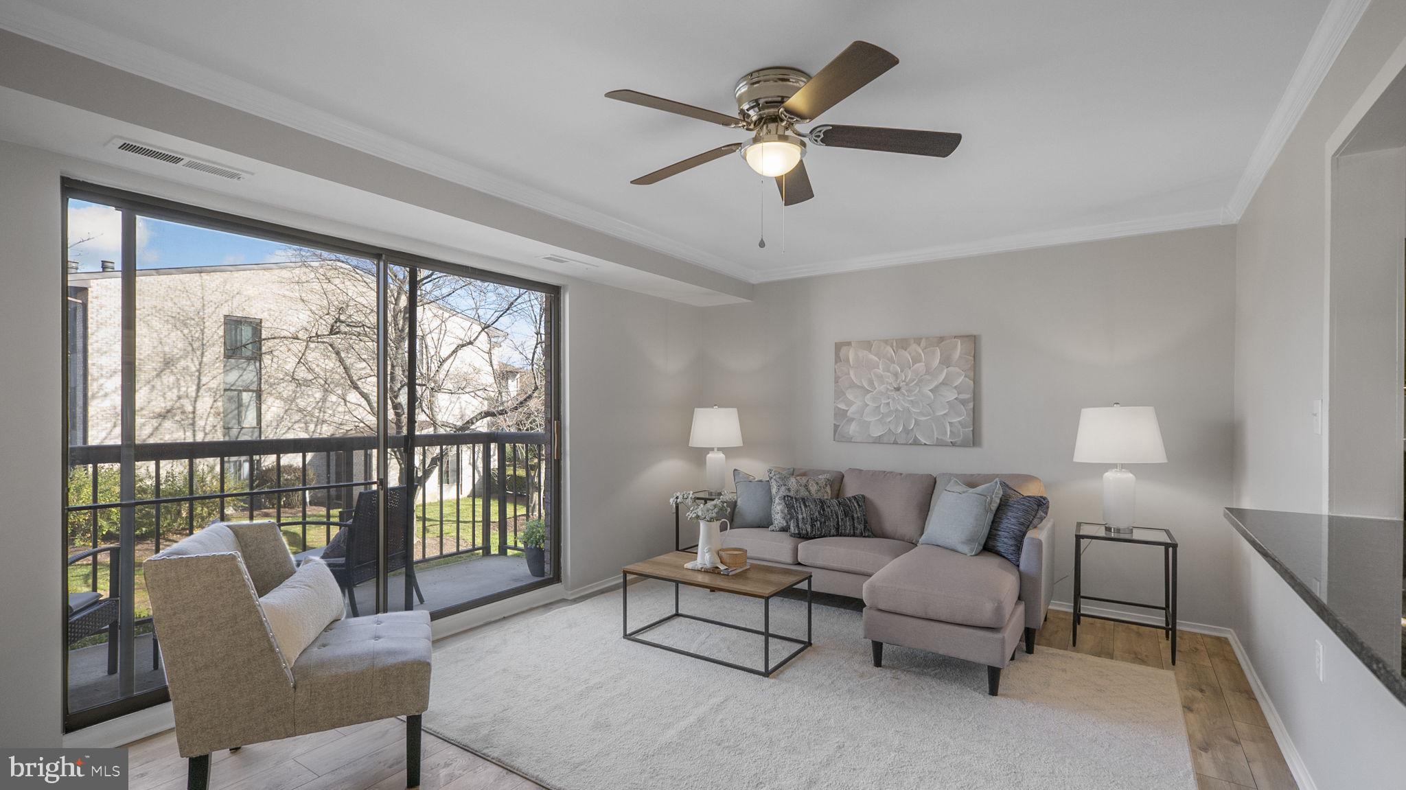 CENTER COURT - Residential