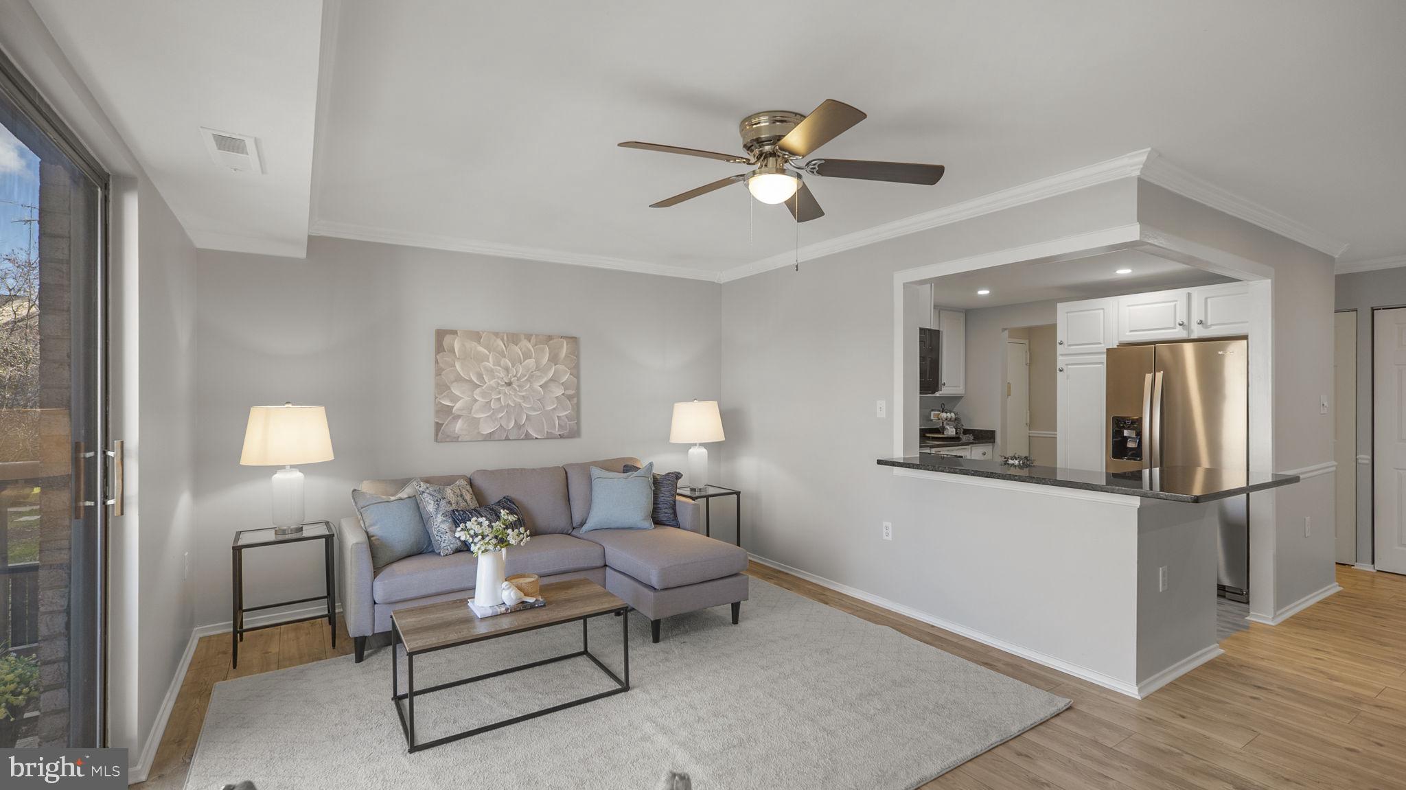 CENTER COURT - Residential