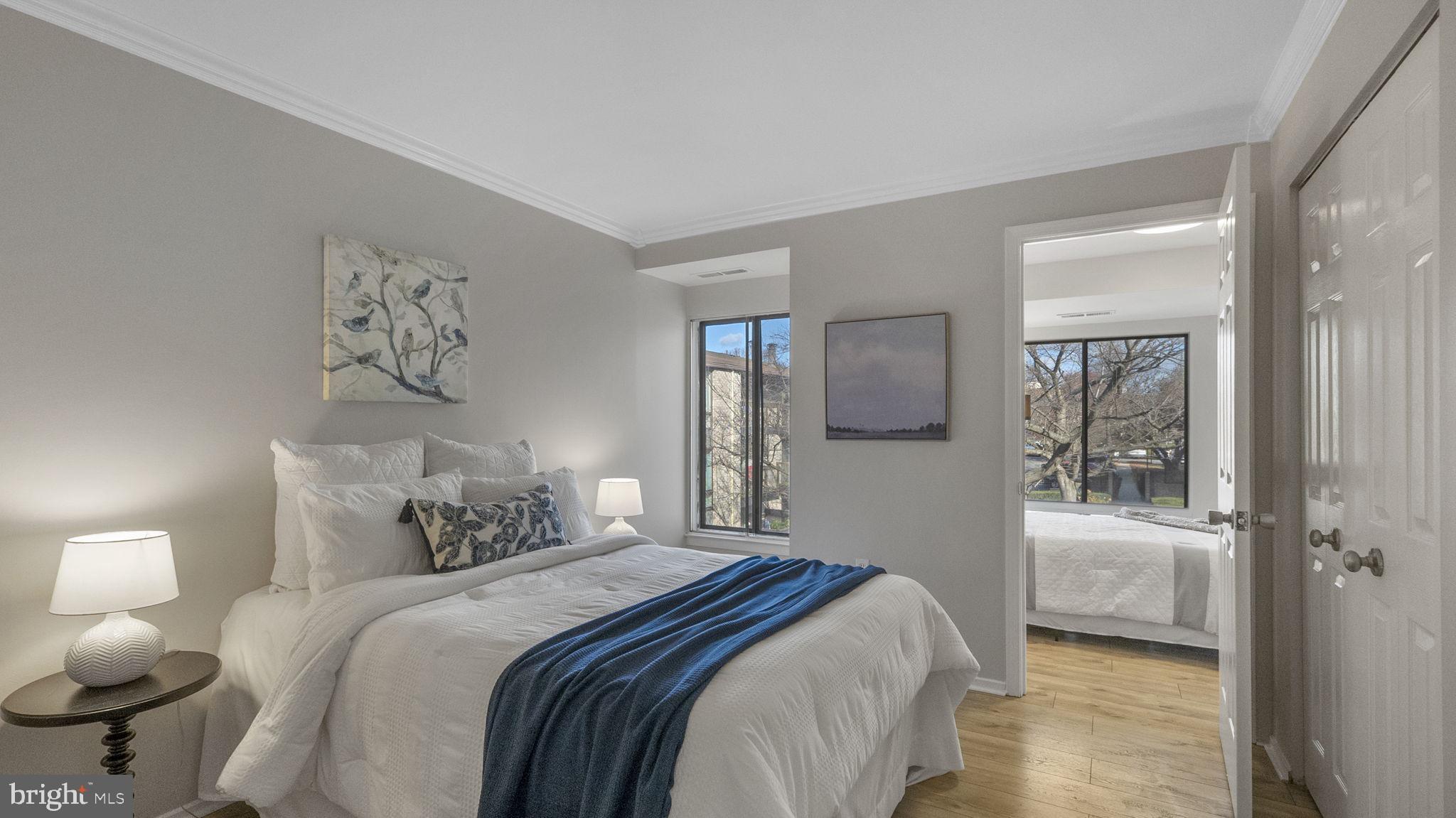 CENTER COURT - Residential