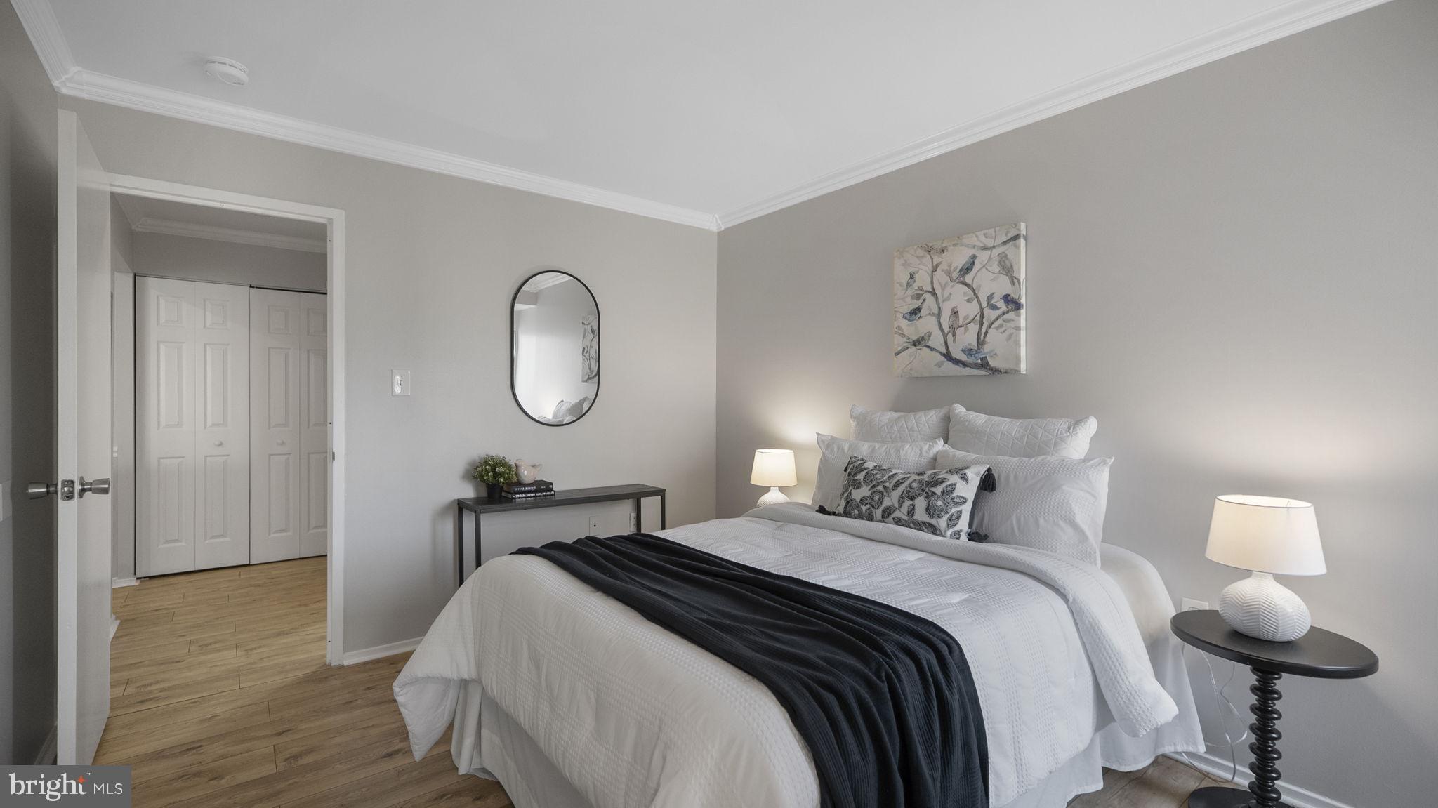 CENTER COURT - Residential