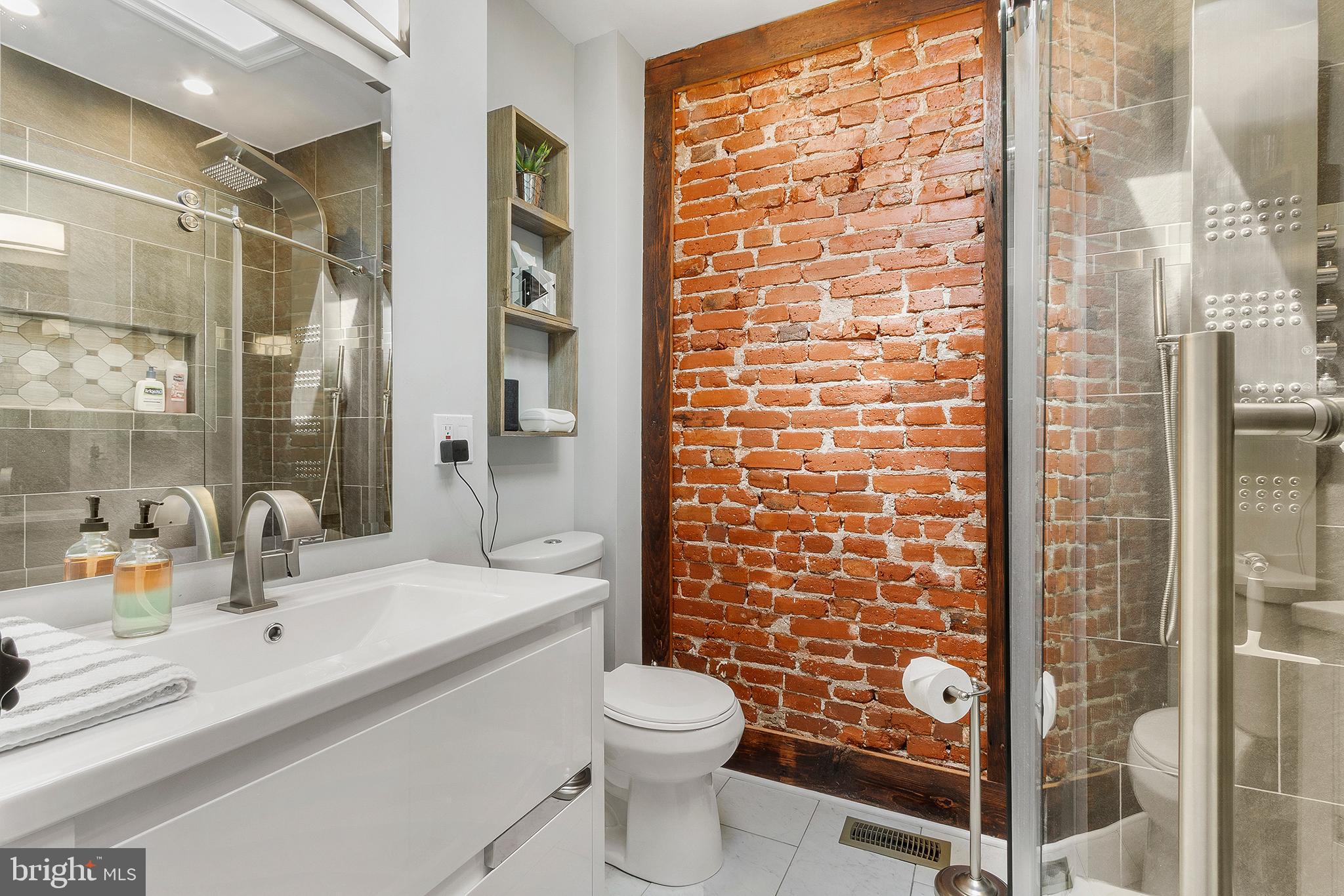 POINT BREEZE - Residential