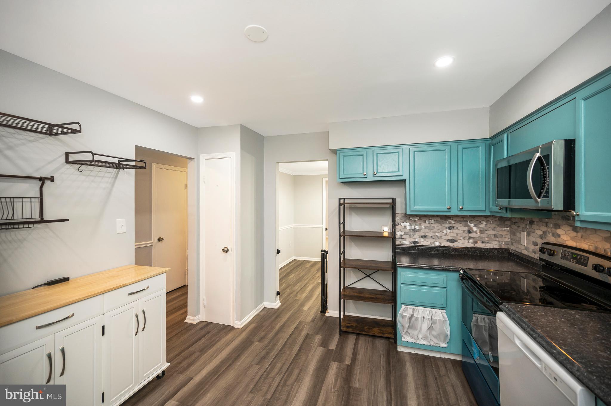 POINT OF WOODS - Residential