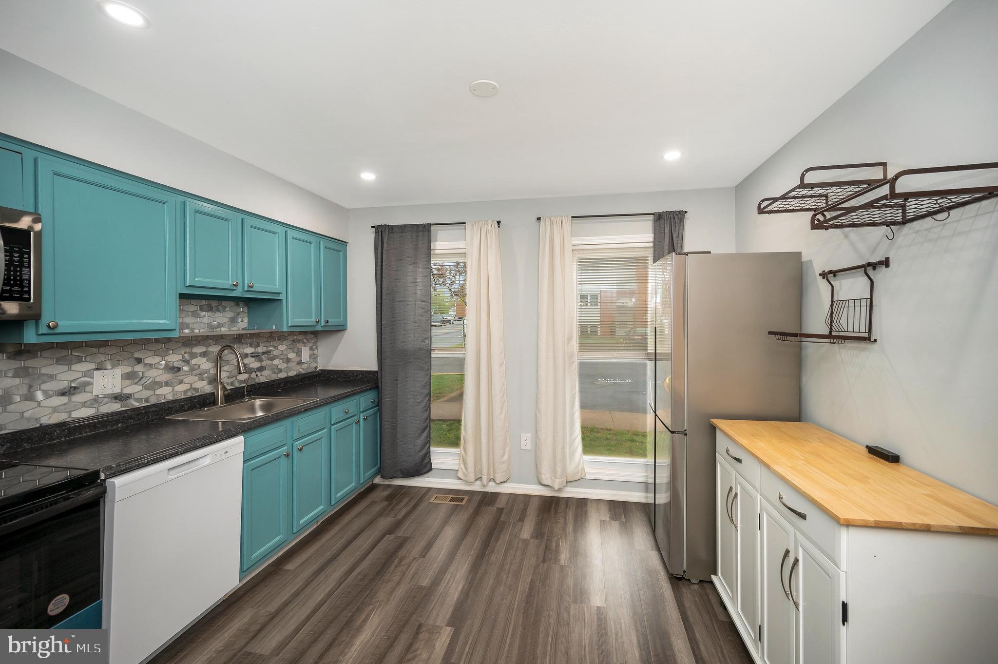 POINT OF WOODS - Residential