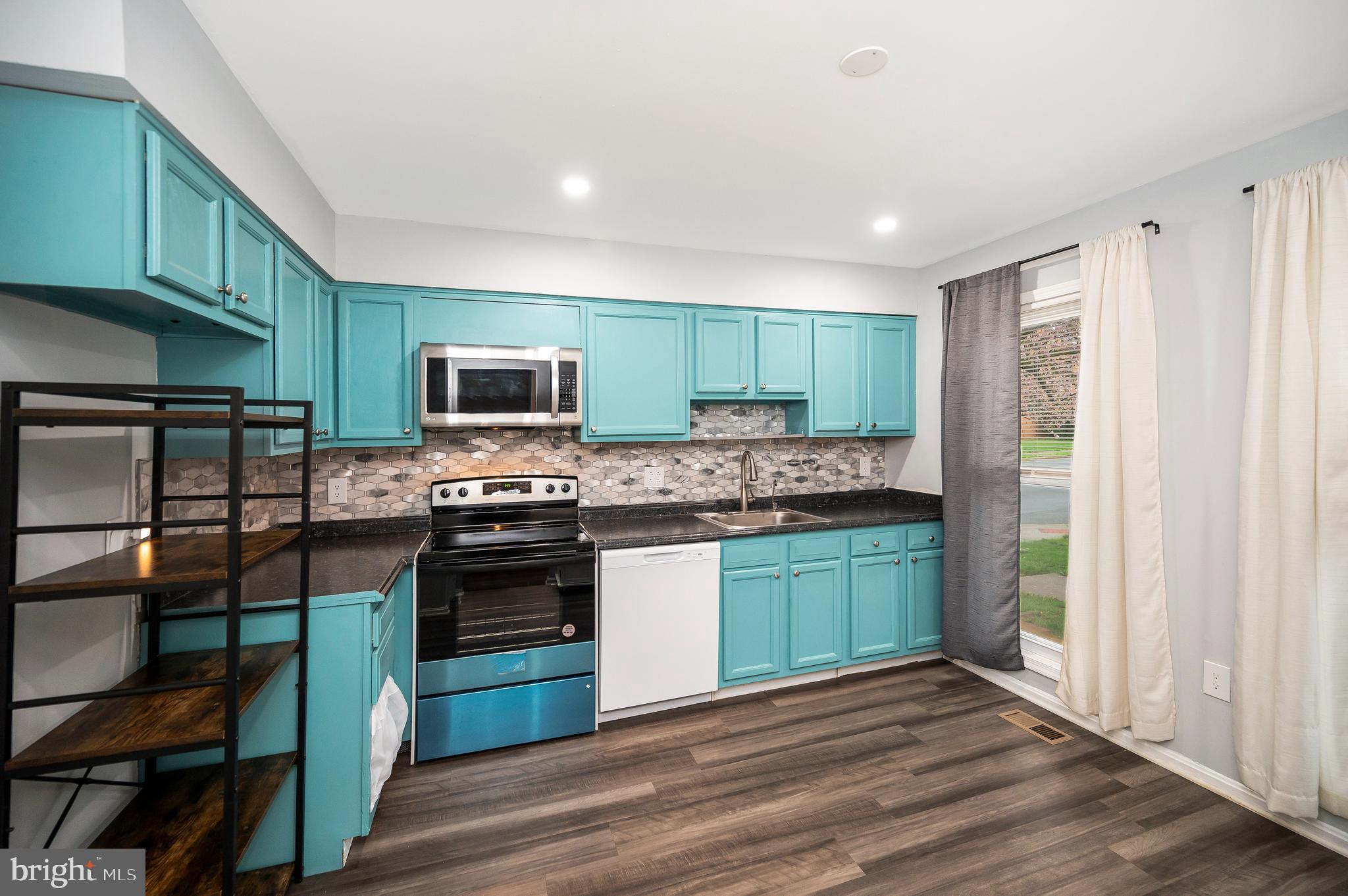 POINT OF WOODS - Residential