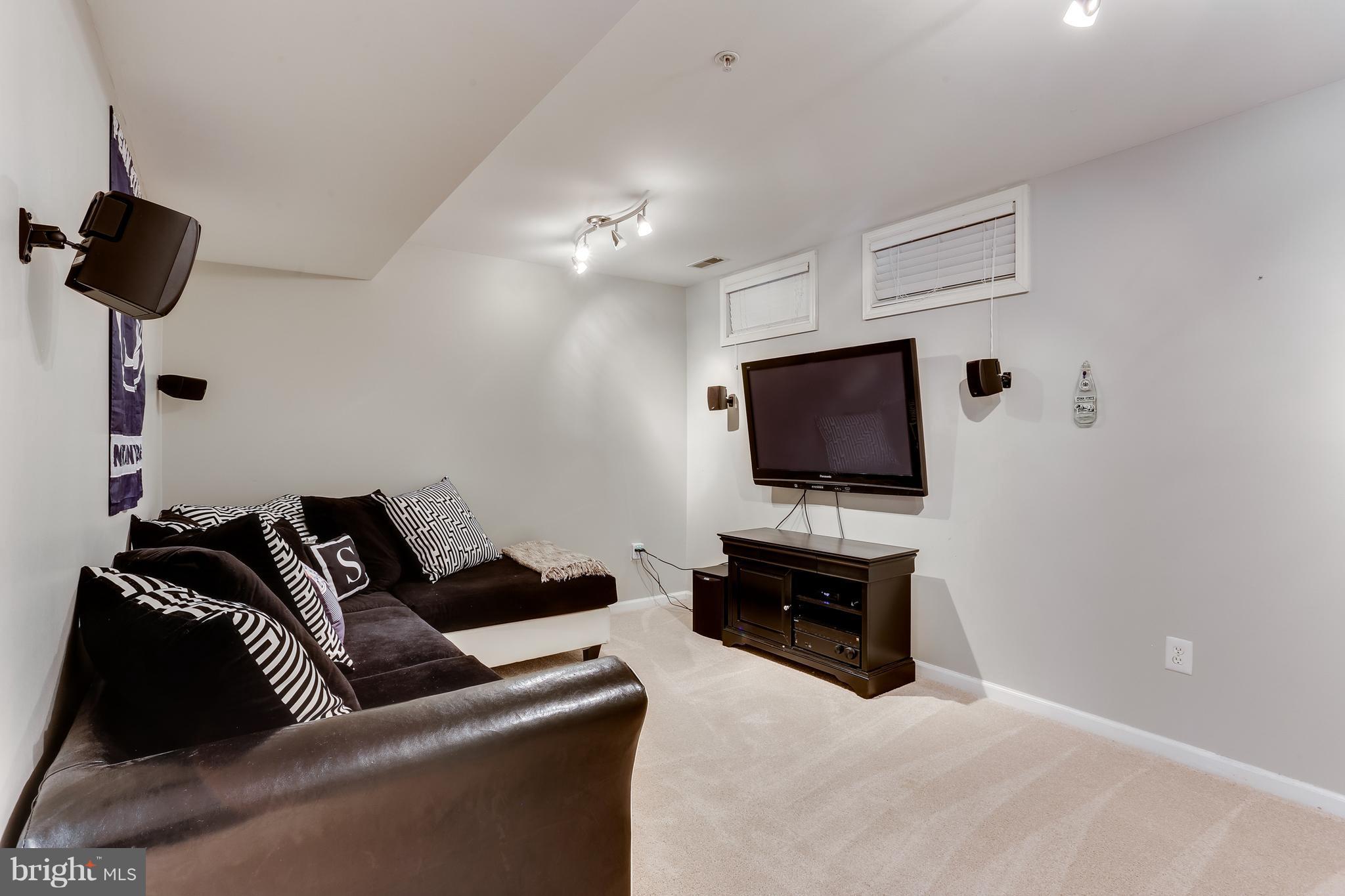 HAMMONDS OVERLOOK - Residential