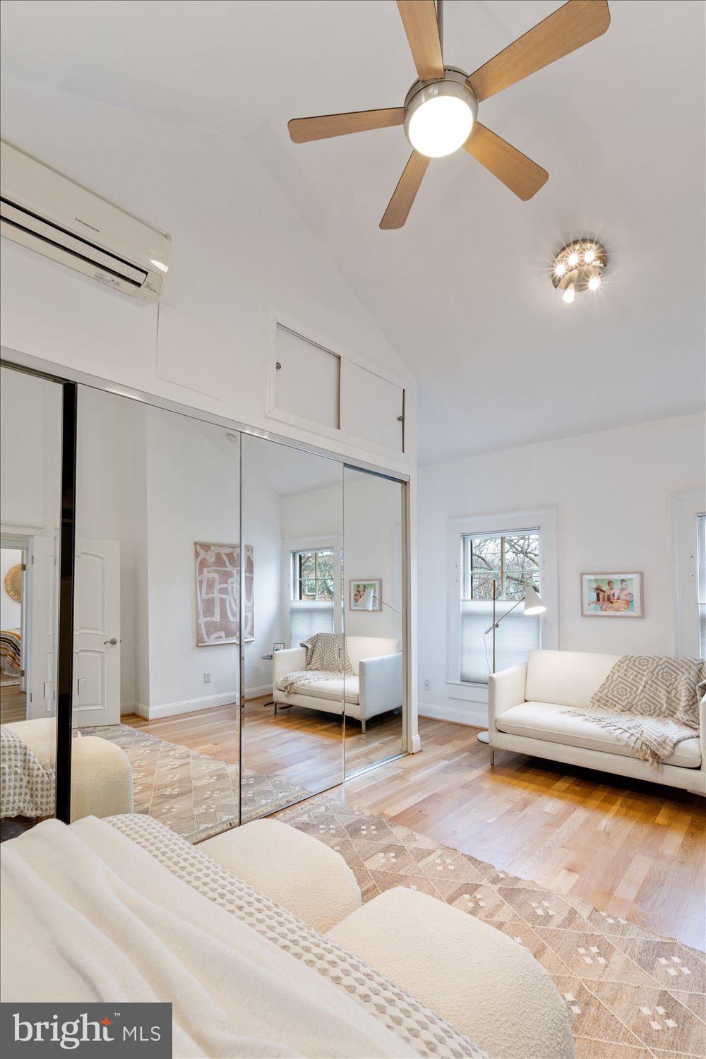 CAPITOL HILL - Residential