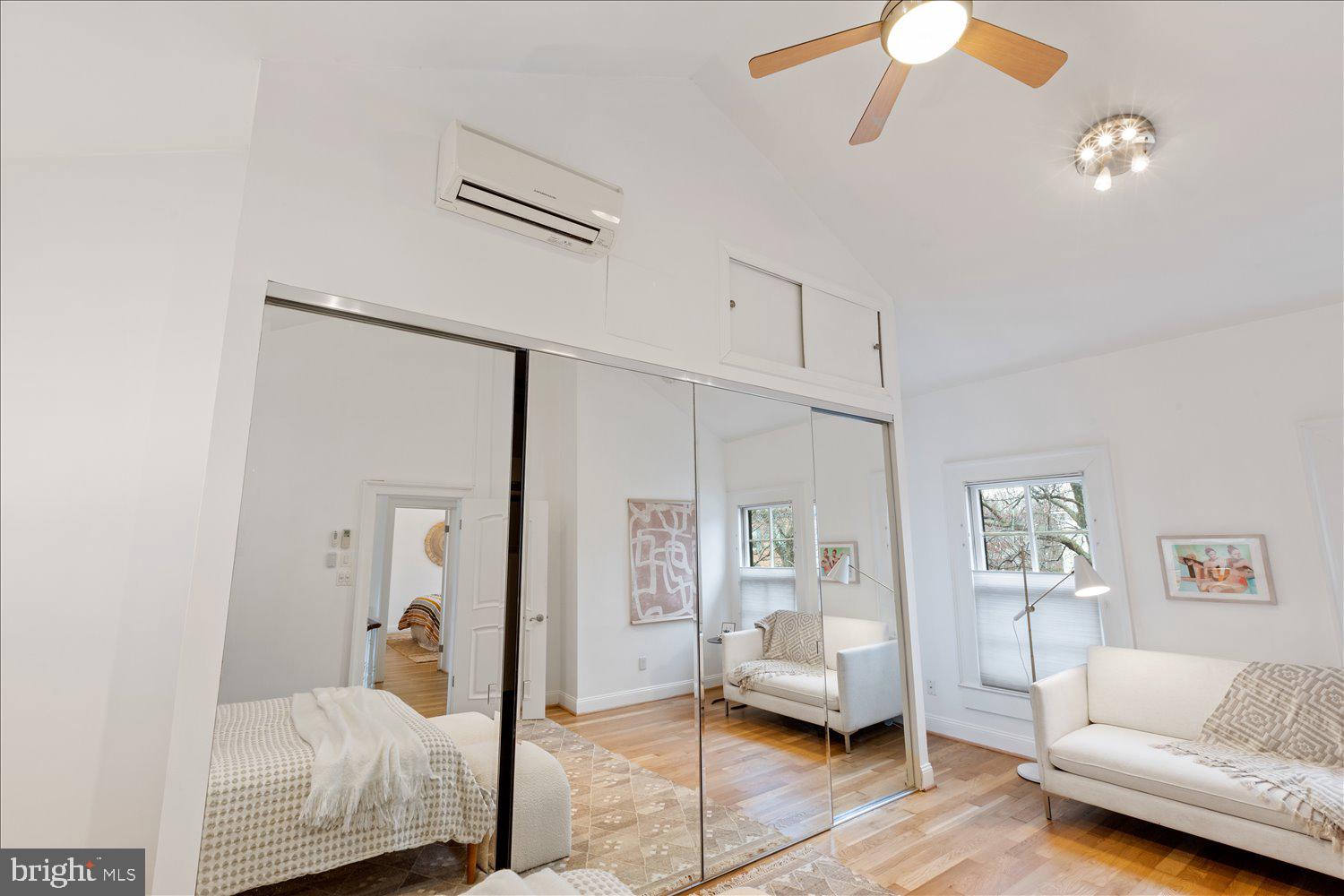 CAPITOL HILL - Residential