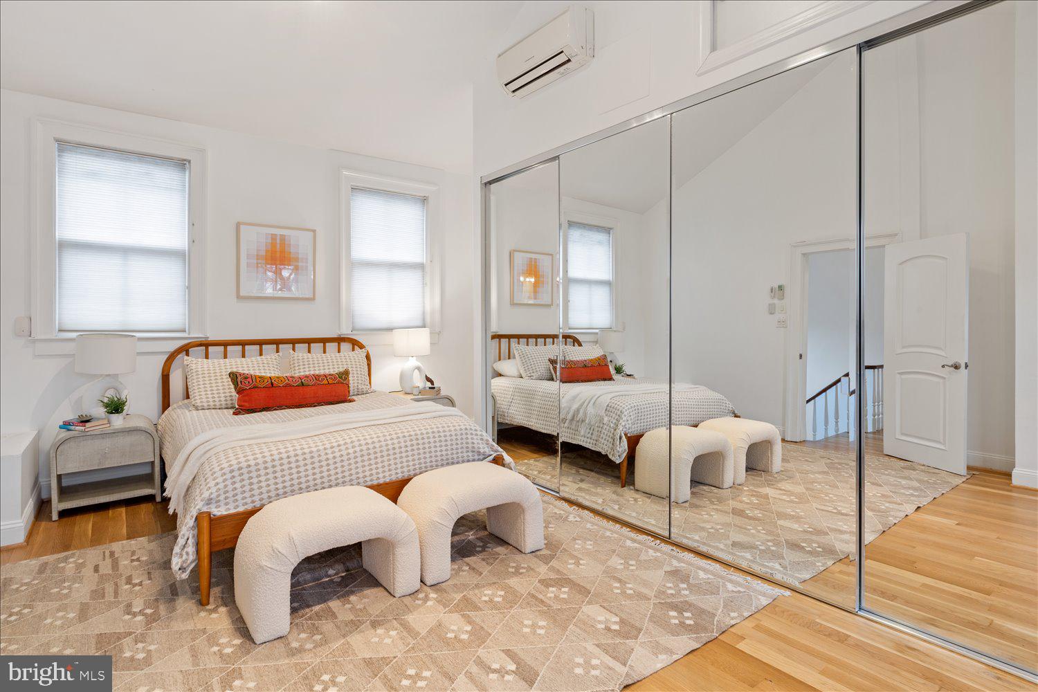 CAPITOL HILL - Residential