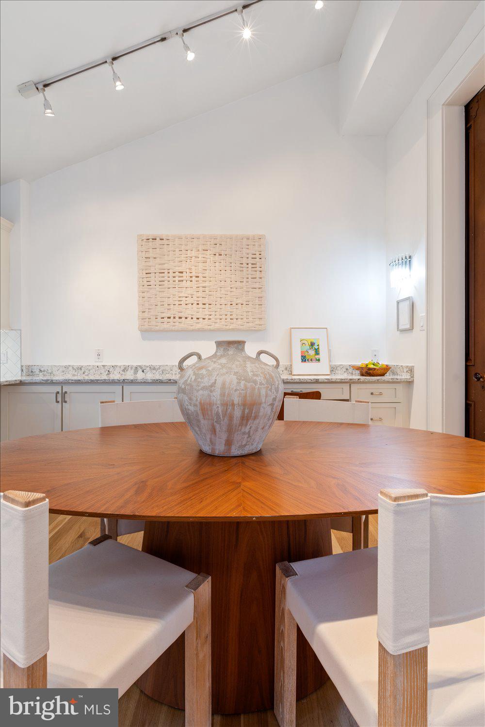 CAPITOL HILL - Residential