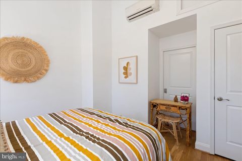 Tiny photo for 203 9th Street SE, WASHINGTON, DC 20003 (MLS # DCDC2255632)