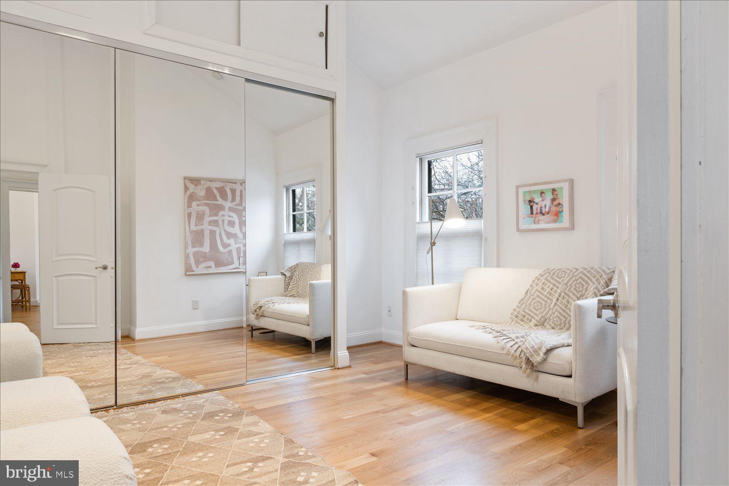 CAPITOL HILL - Residential