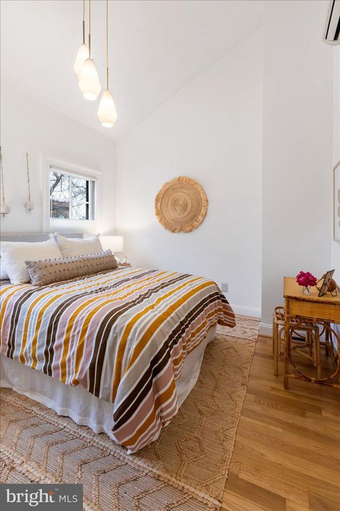 Tiny photo for 203 9th Street SE, WASHINGTON, DC 20003 (MLS # DCDC2255632)