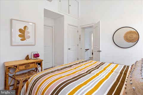 Tiny photo for 203 9th Street SE, WASHINGTON, DC 20003 (MLS # DCDC2255632)