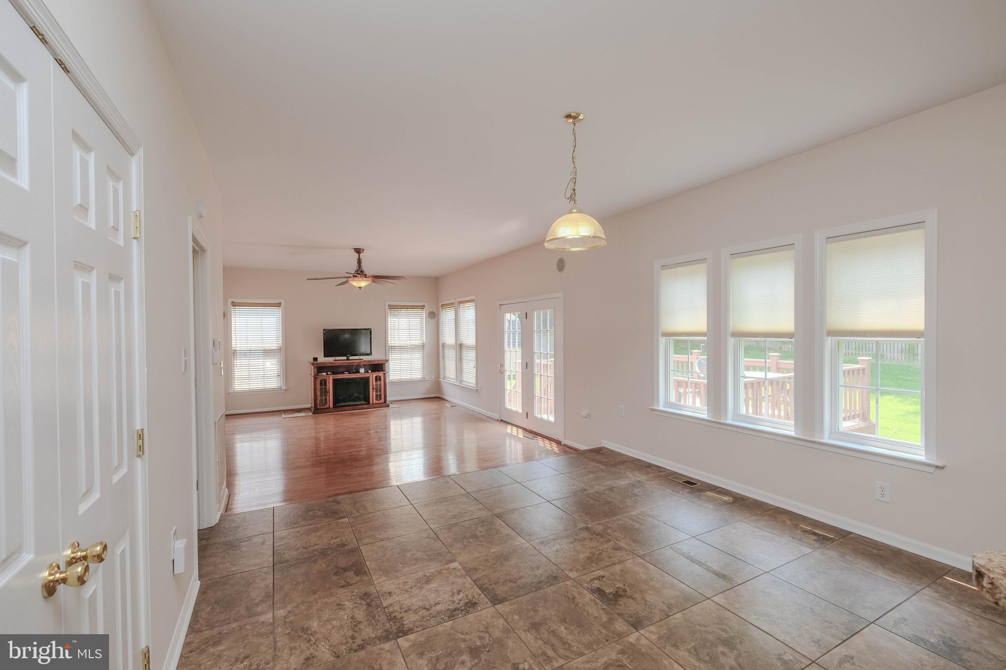 WILLOW SPRINGS ACRES - Residential