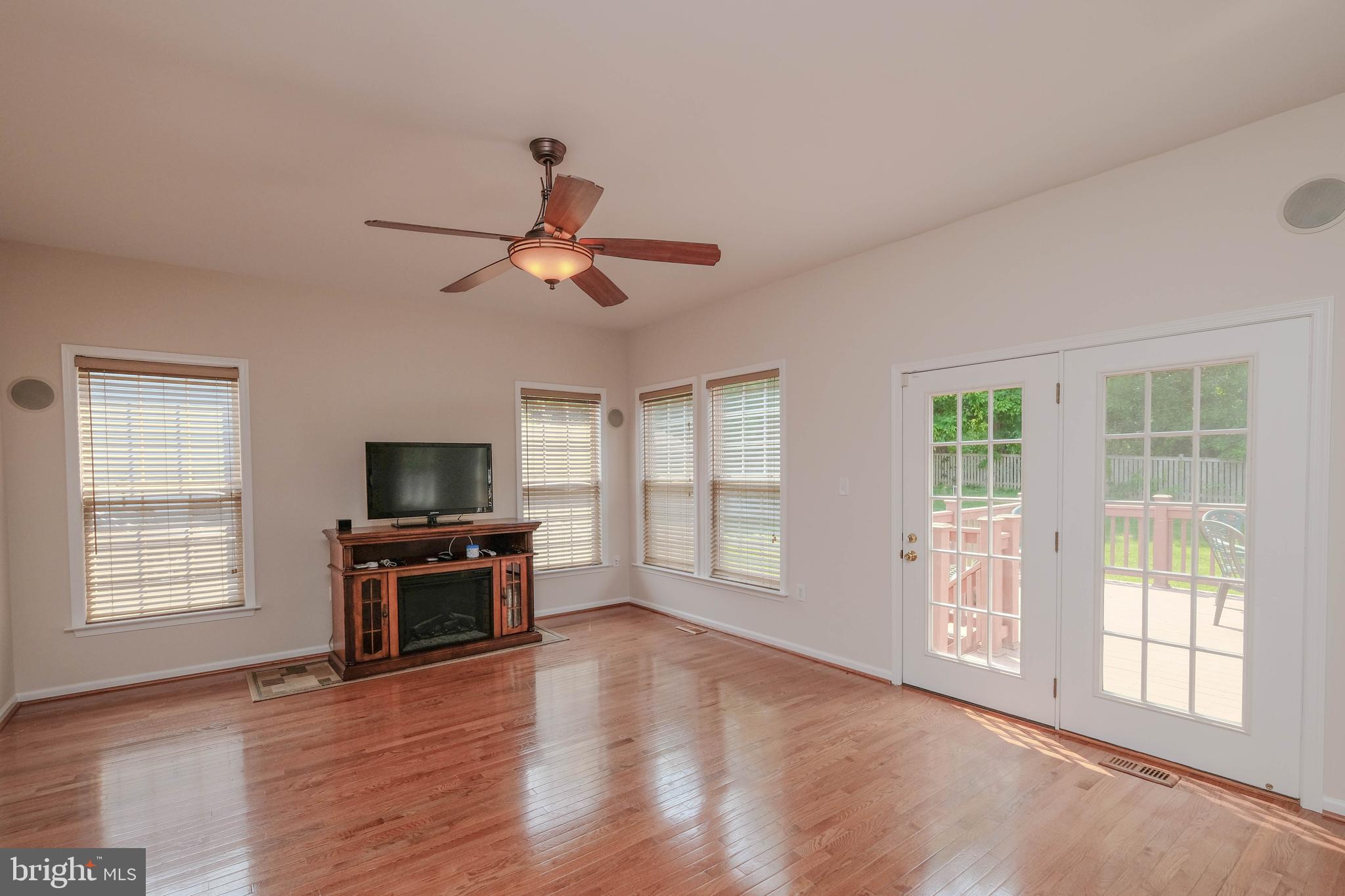 WILLOW SPRINGS ACRES - Residential