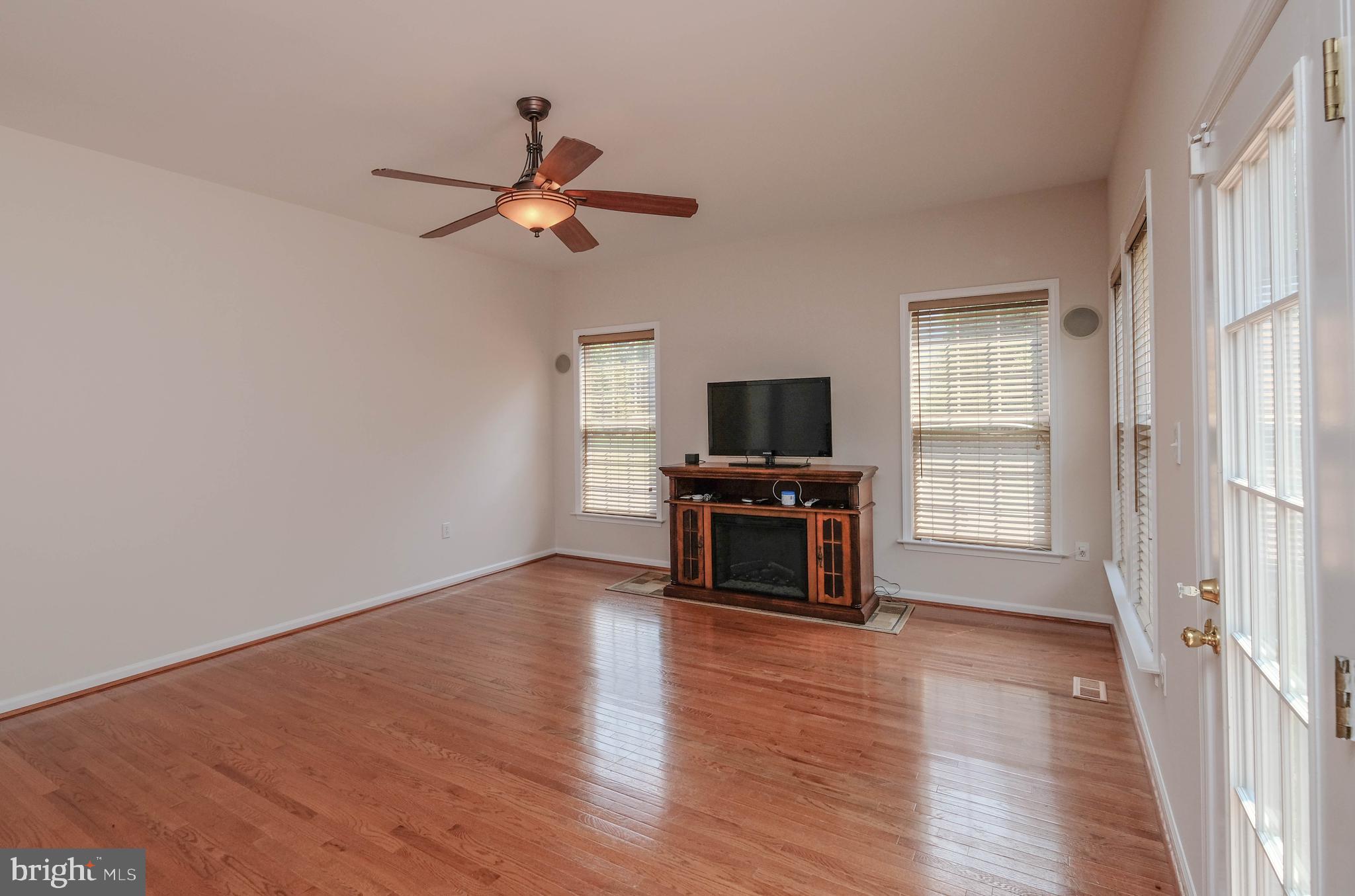 WILLOW SPRINGS ACRES - Residential