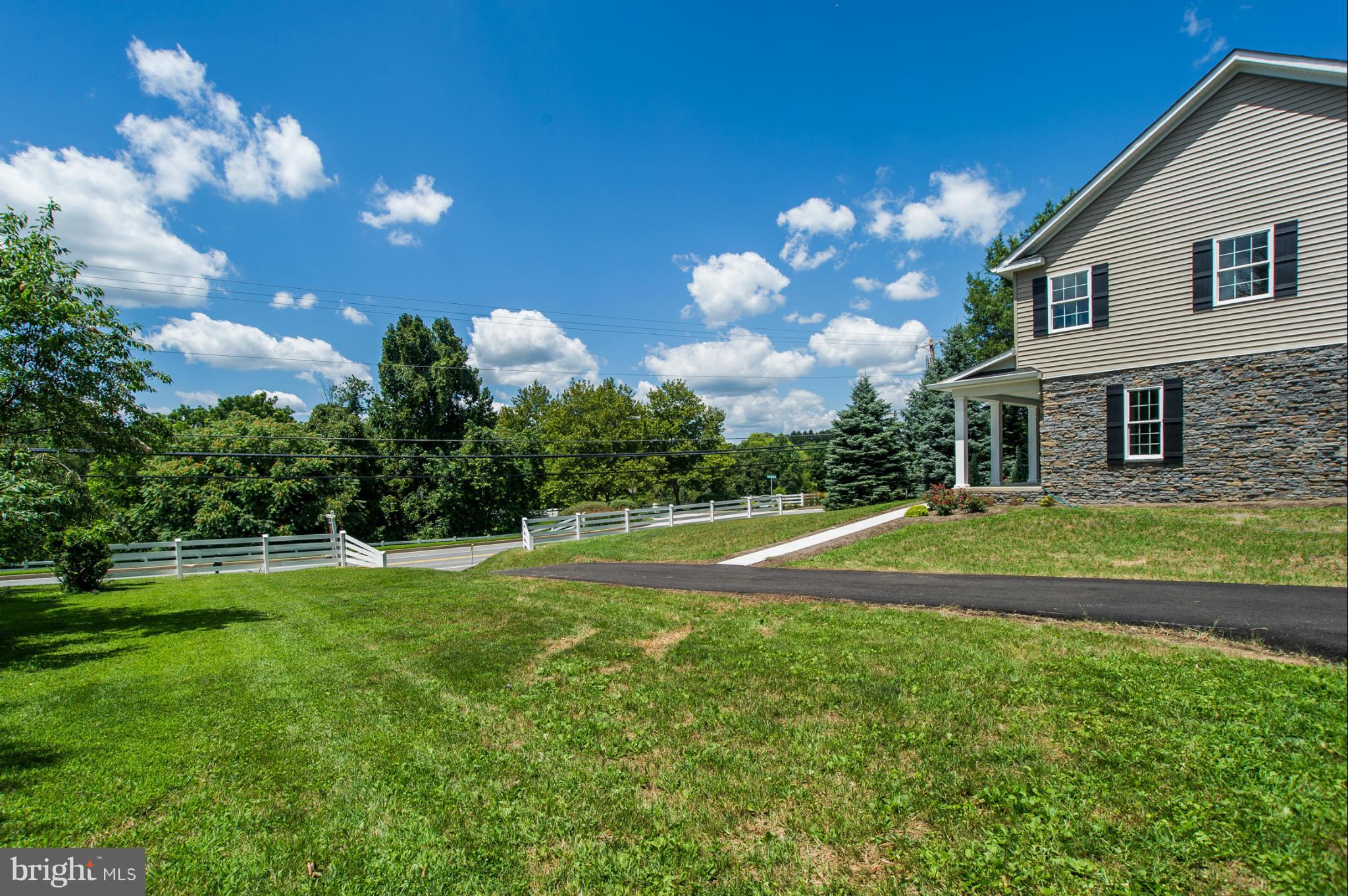 FALLS ROAD CORRIDOR - Residential