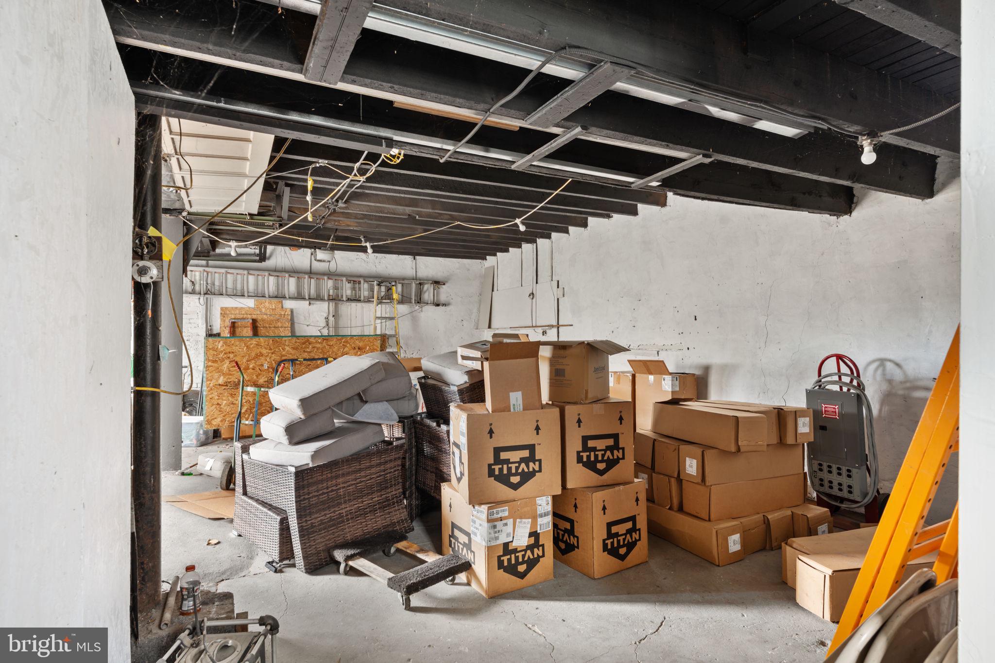 BRIDESBURG - Commercial Sale