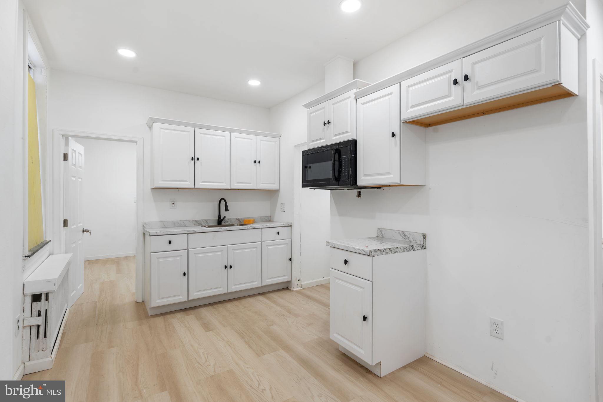 BRIDESBURG - Commercial Sale