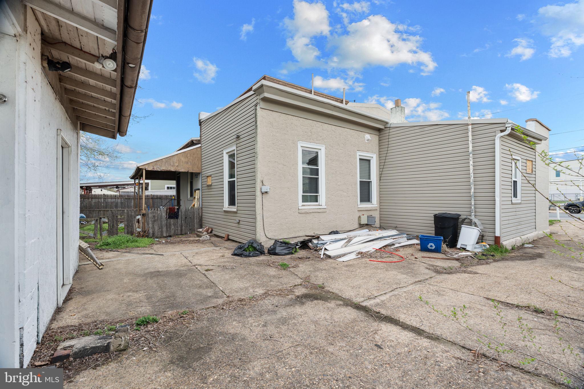 BRIDESBURG - Commercial Sale