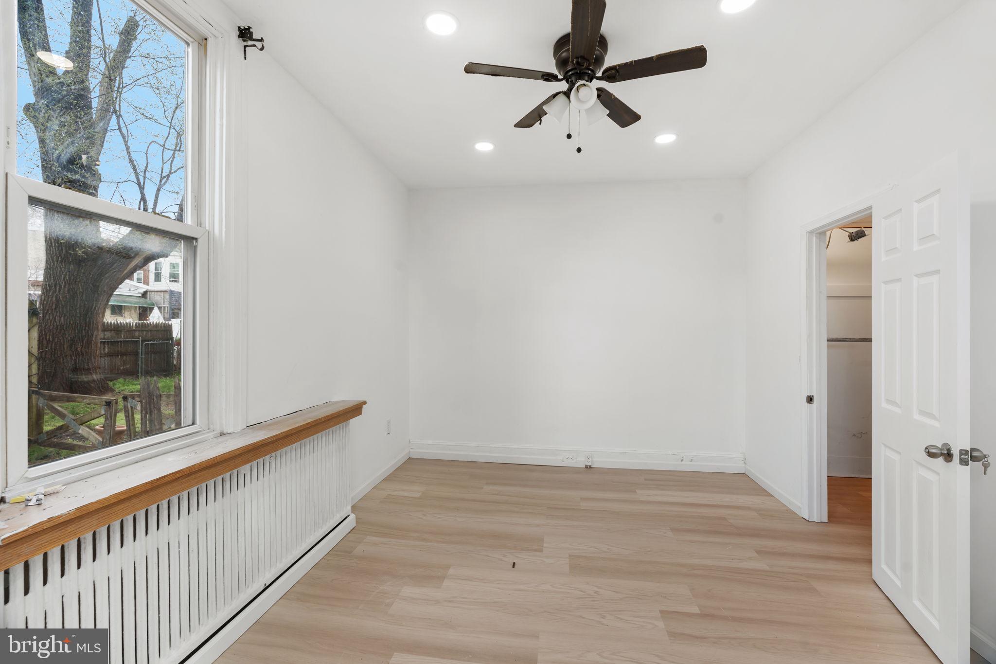 BRIDESBURG - Commercial Sale