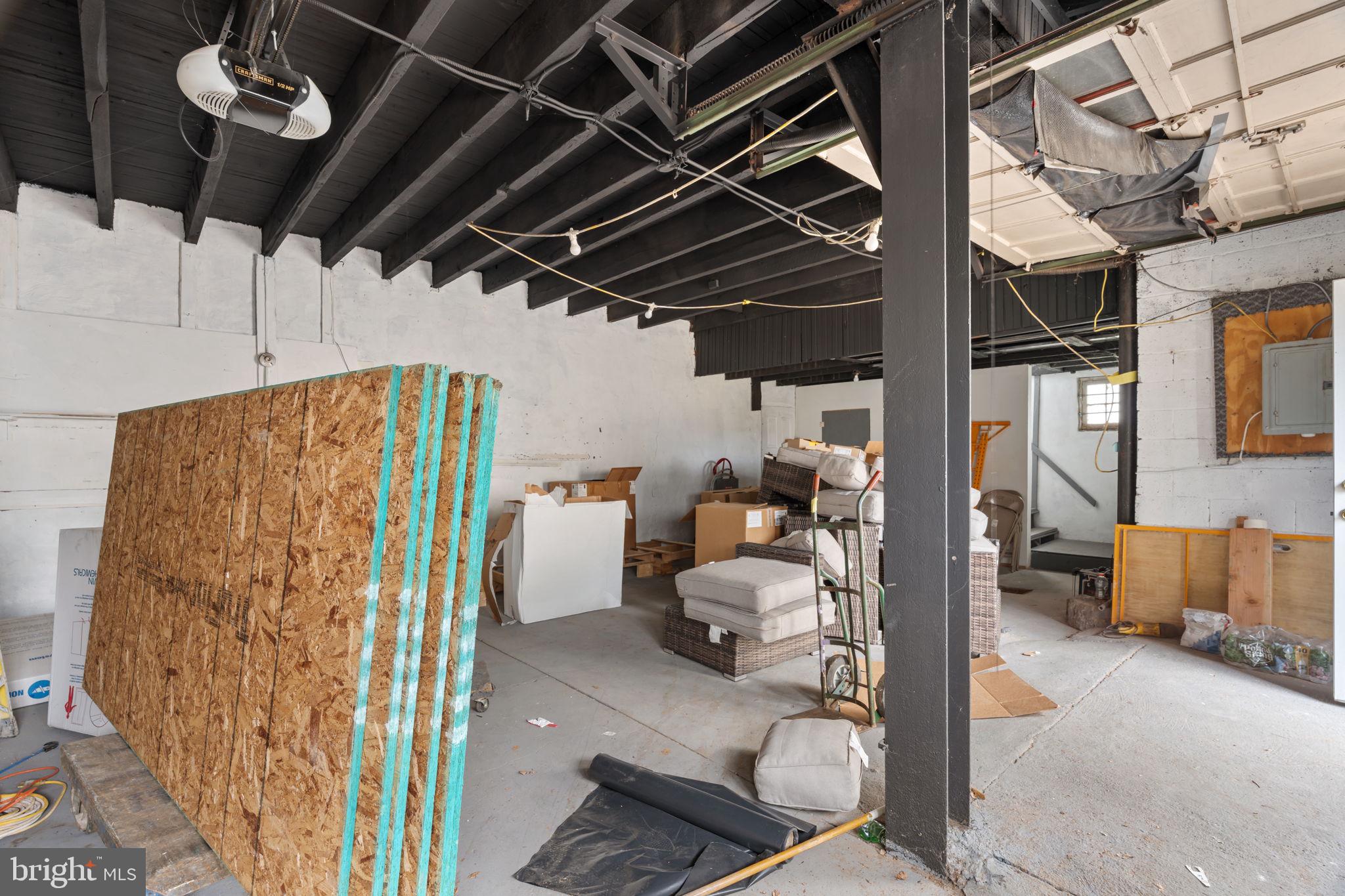 BRIDESBURG - Commercial Sale