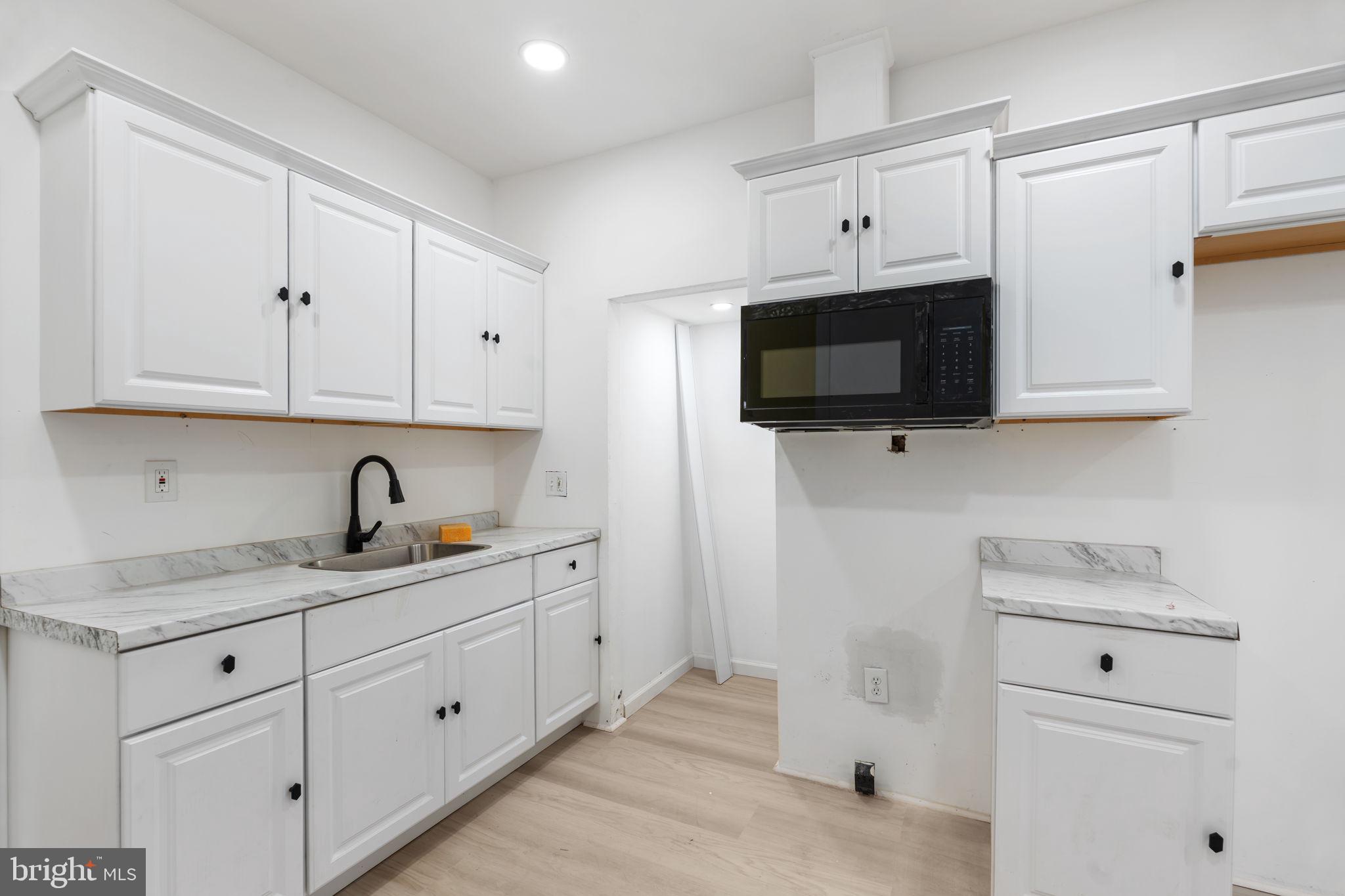 BRIDESBURG - Commercial Sale