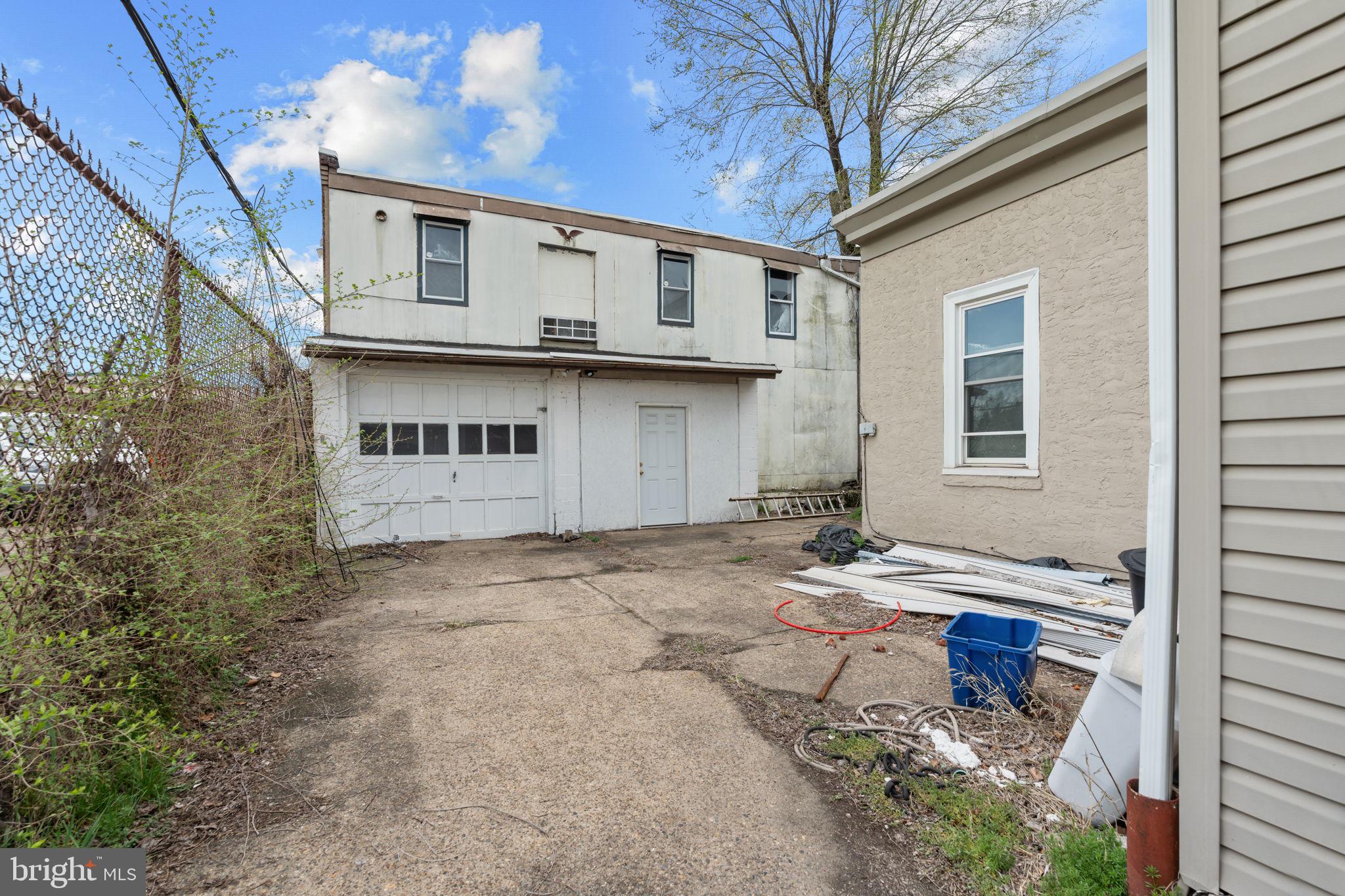 BRIDESBURG - Commercial Sale