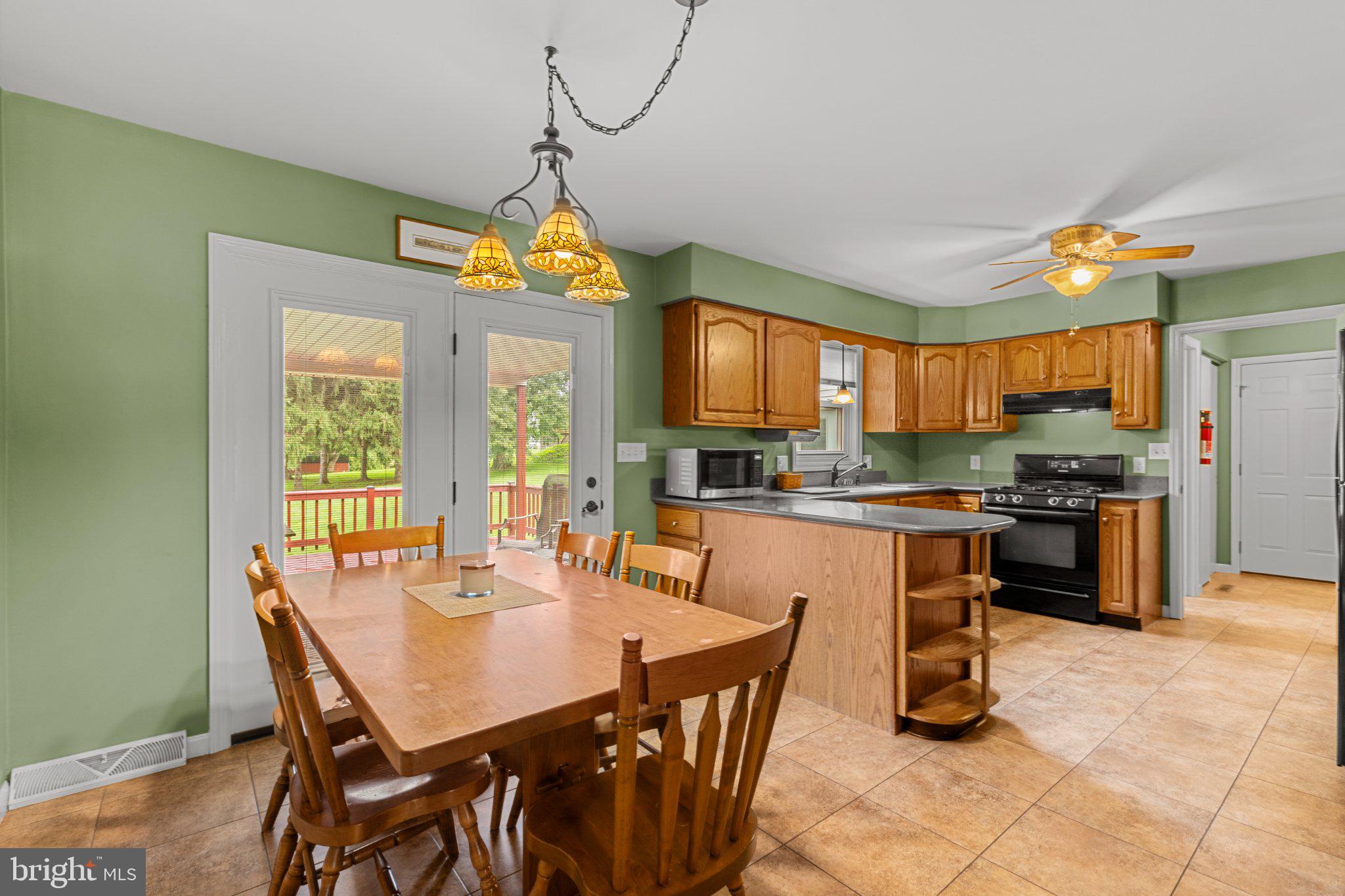 523 COLONIAL CRESCENT DRIVE