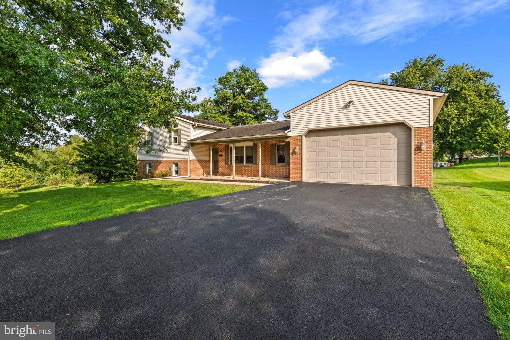 Photo of 523 Colonial Crescent Drive, LITITZ, PA 17543 (MLS # PALA2097534)
