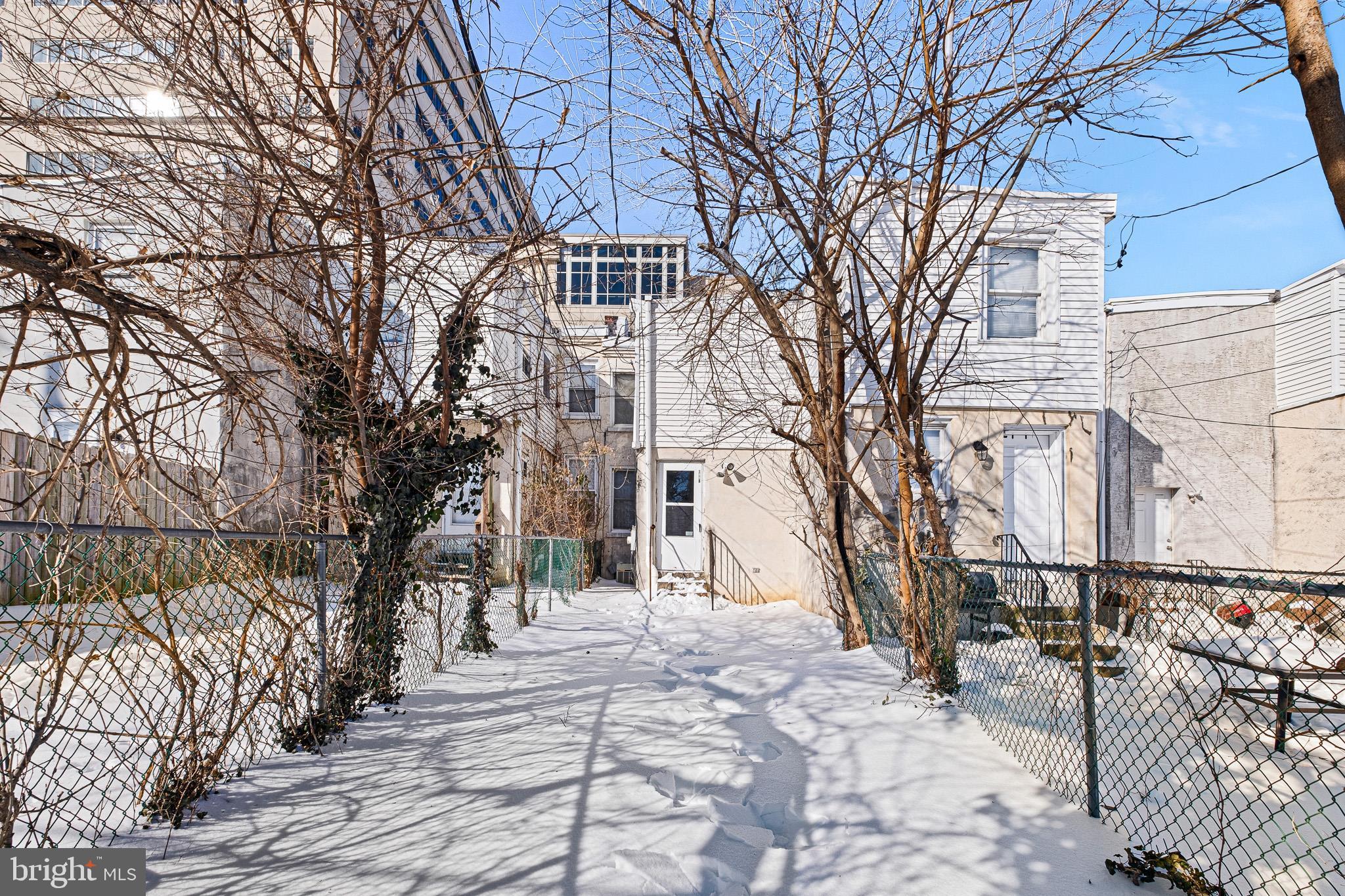 1228 N WALNUT STREET