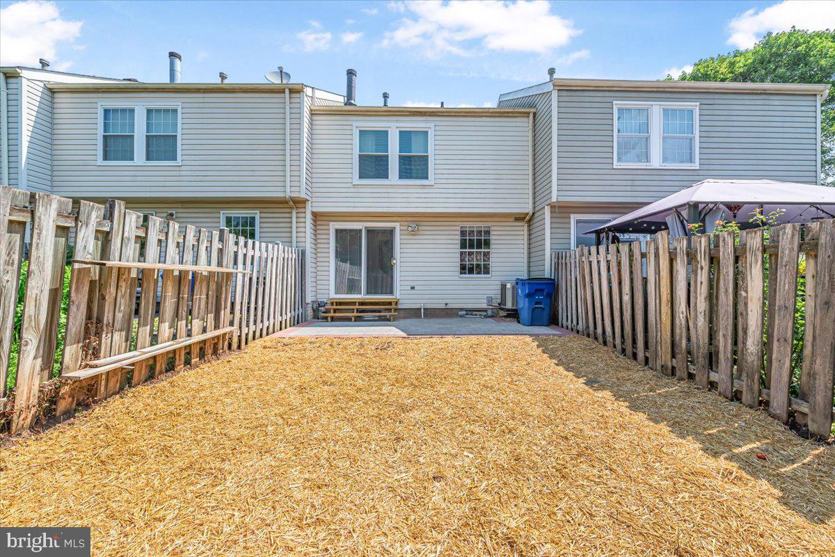 FREDERICKTOWNE VILLAGE - Residential Lease