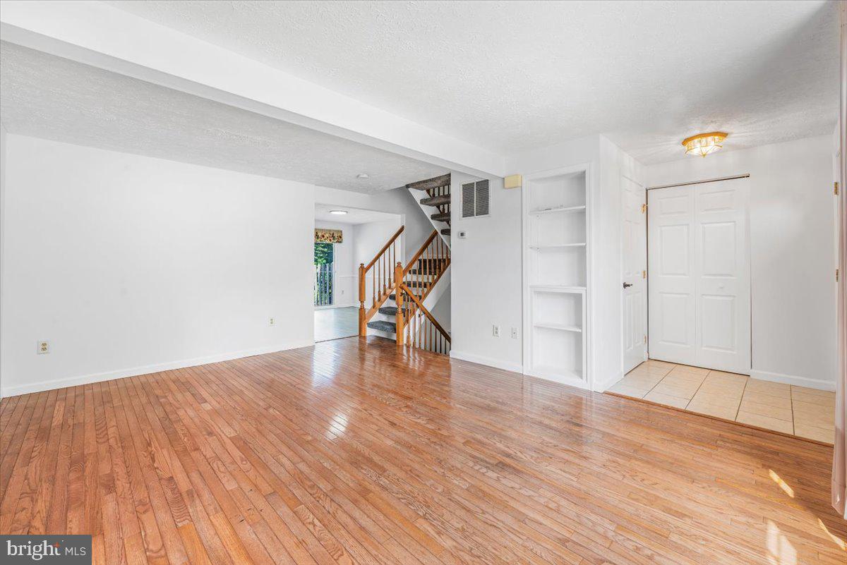 FREDERICKTOWNE VILLAGE - Residential Lease