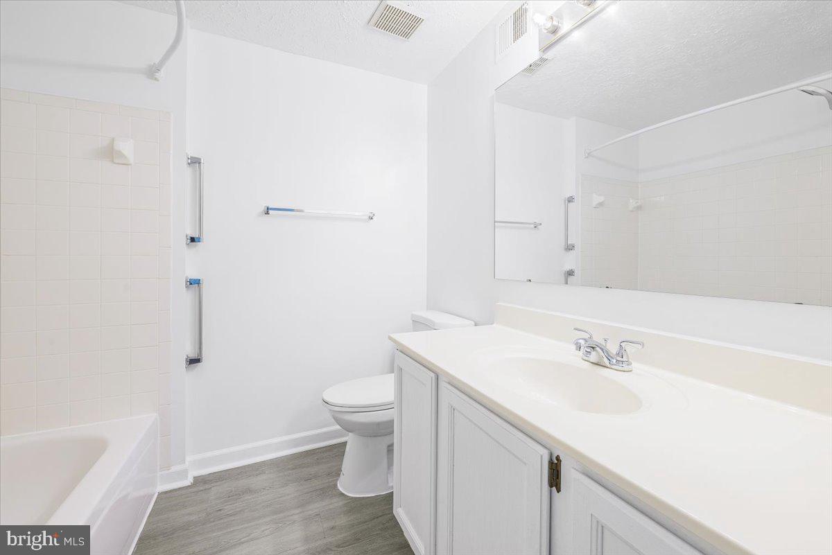 FREDERICKTOWNE VILLAGE - Residential Lease